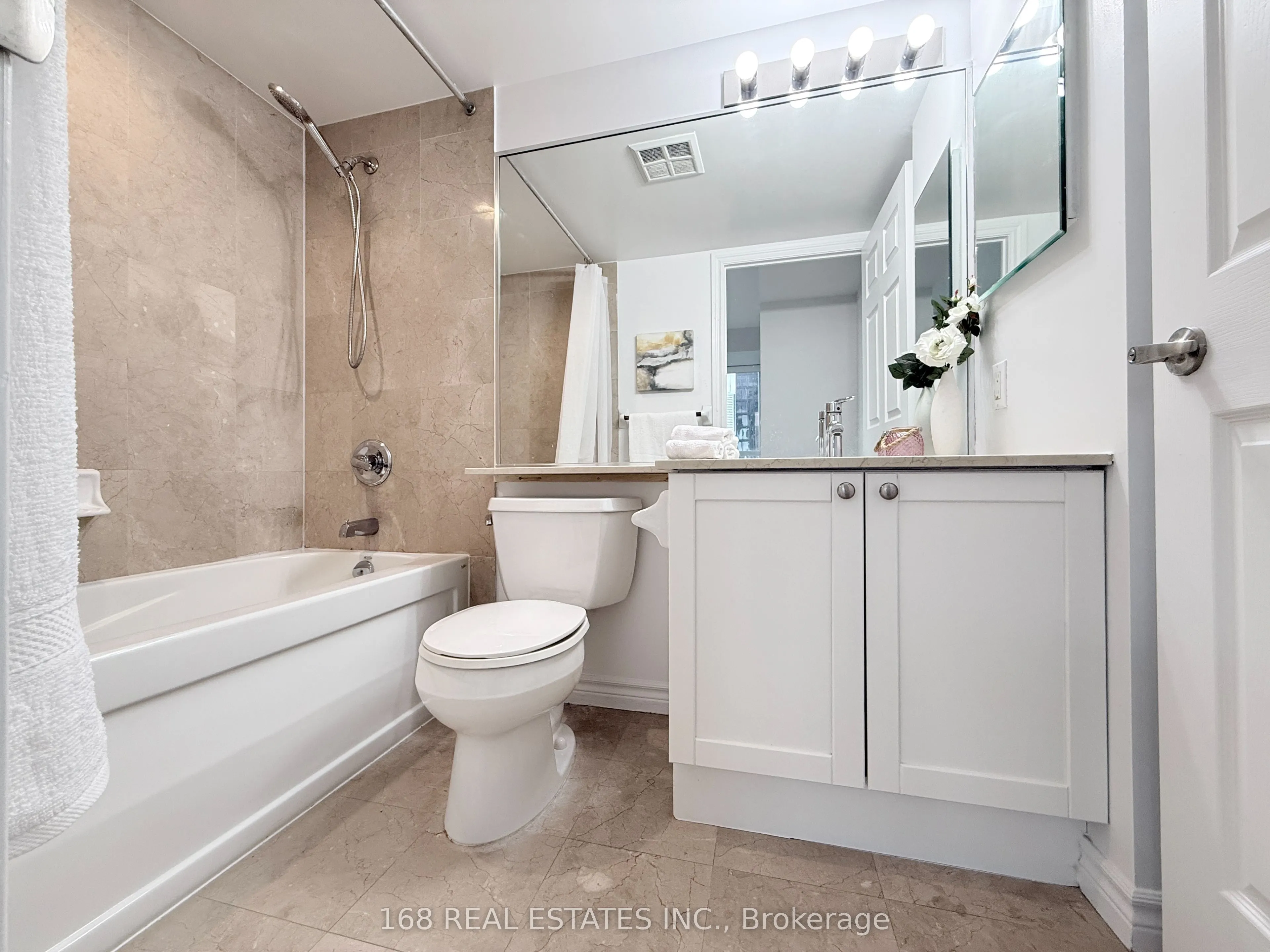 761 Bay Street #2809