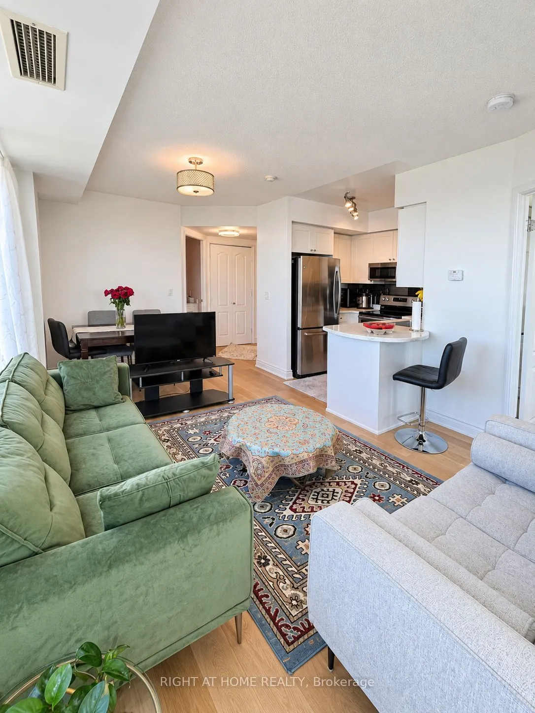 17 Barberry Place E #2214