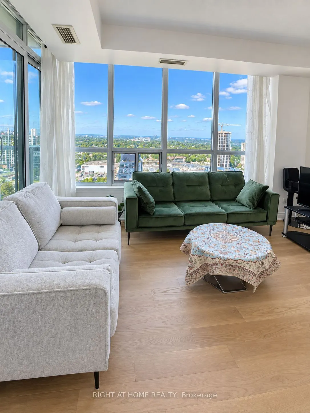 17 Barberry Place E #2214