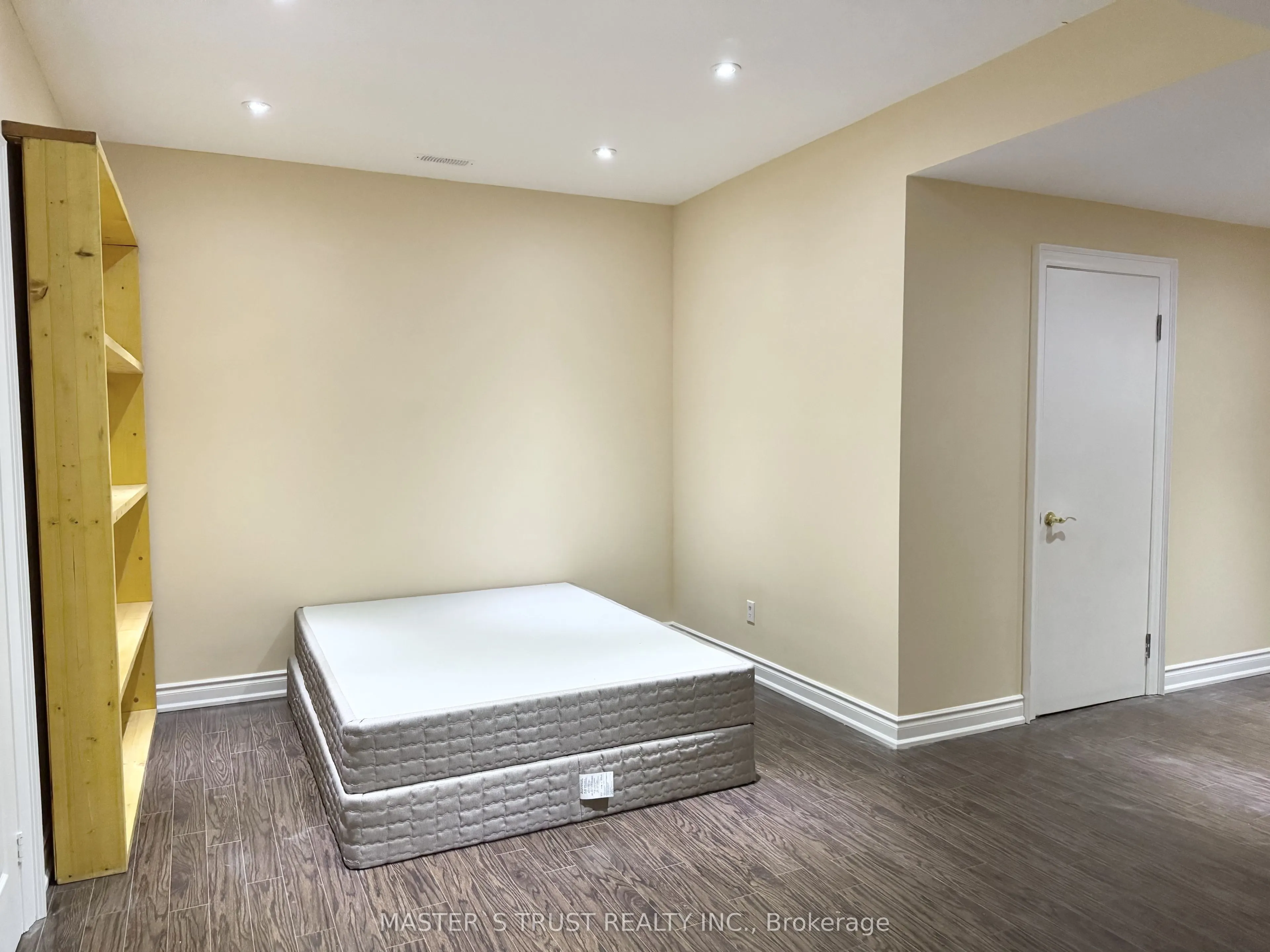 6 Cadmus Road