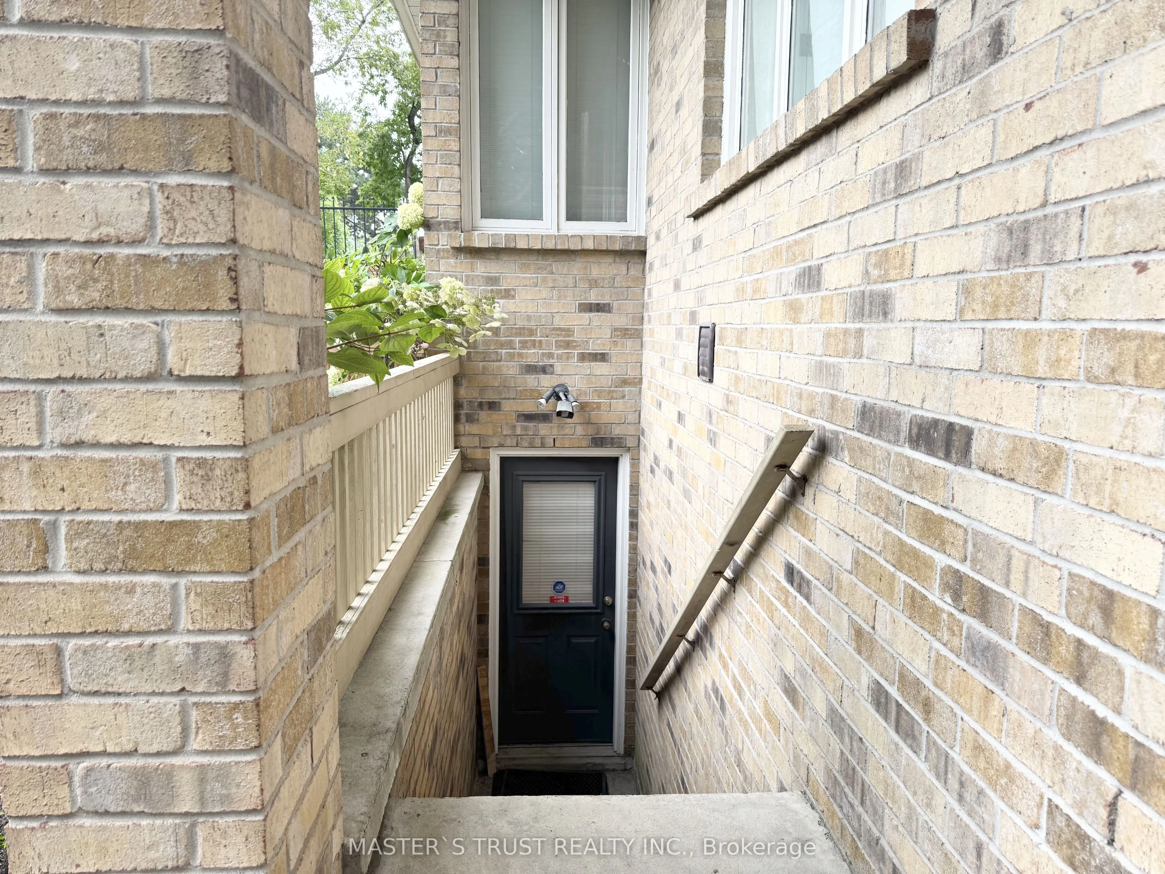 6 Cadmus Road