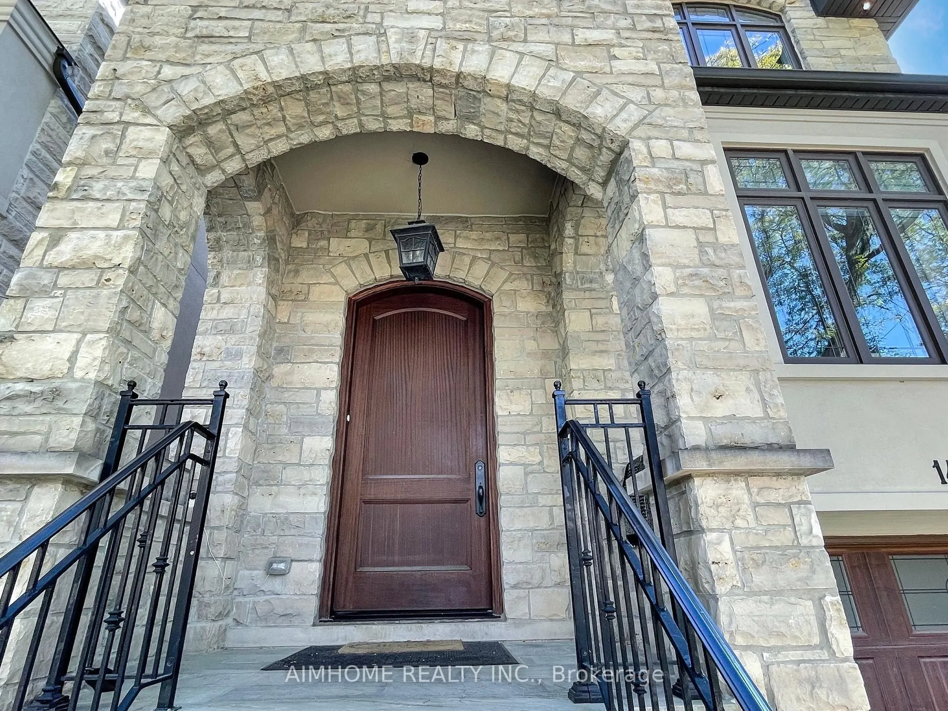 143 Kingsdale Avenue