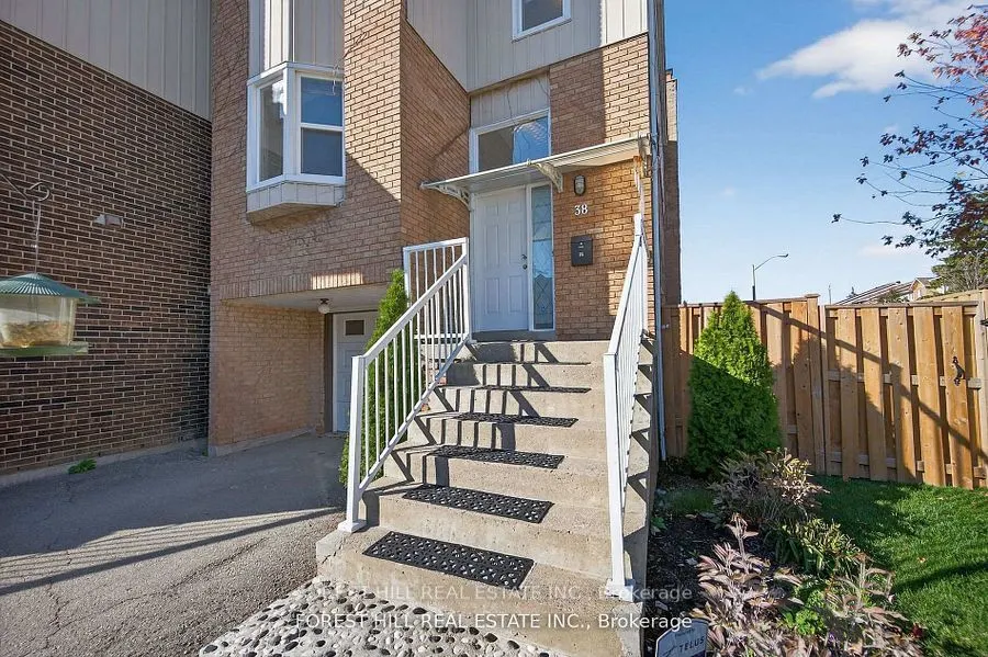 38 Carnival Court