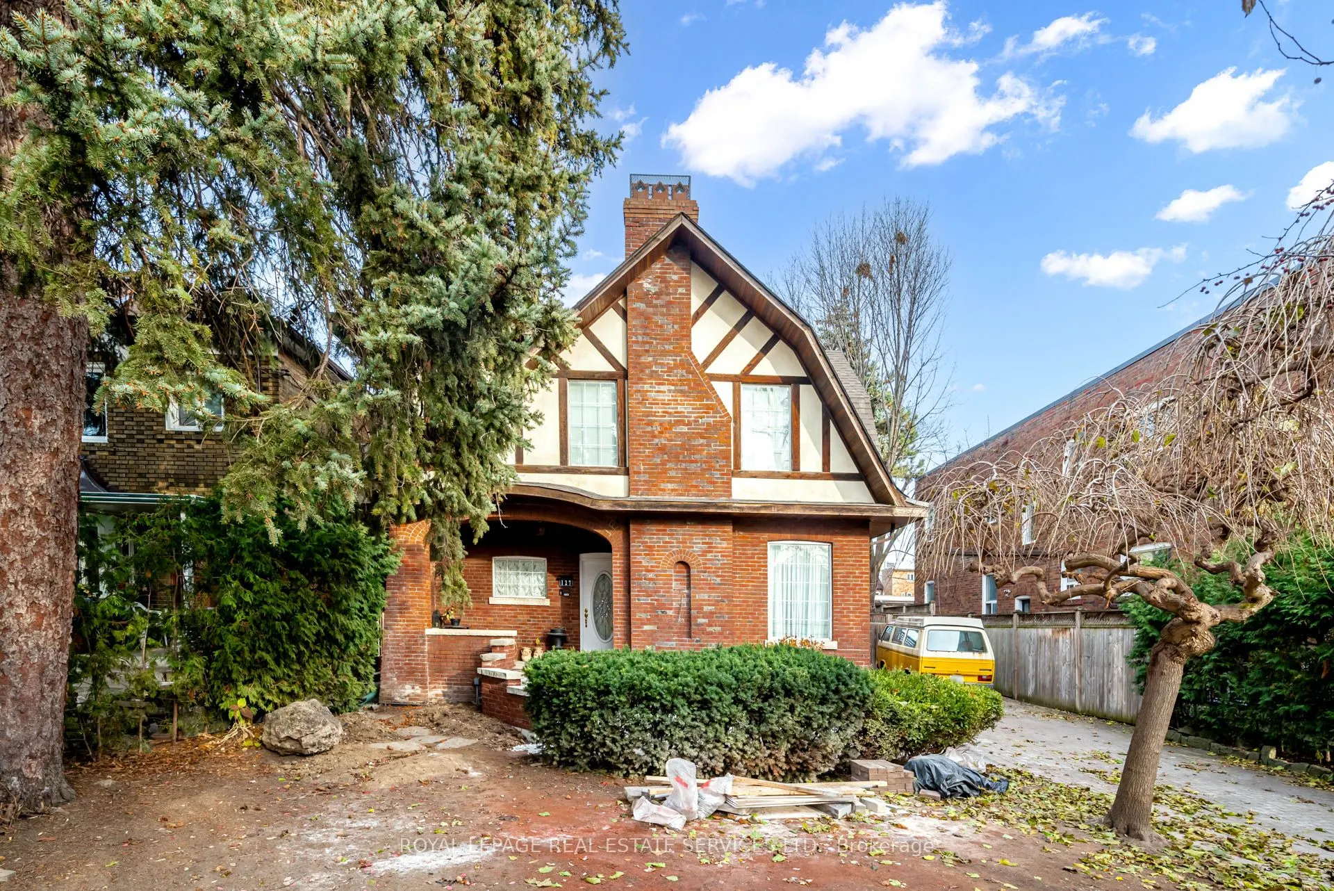 127 Rusholme Road E #LOWER