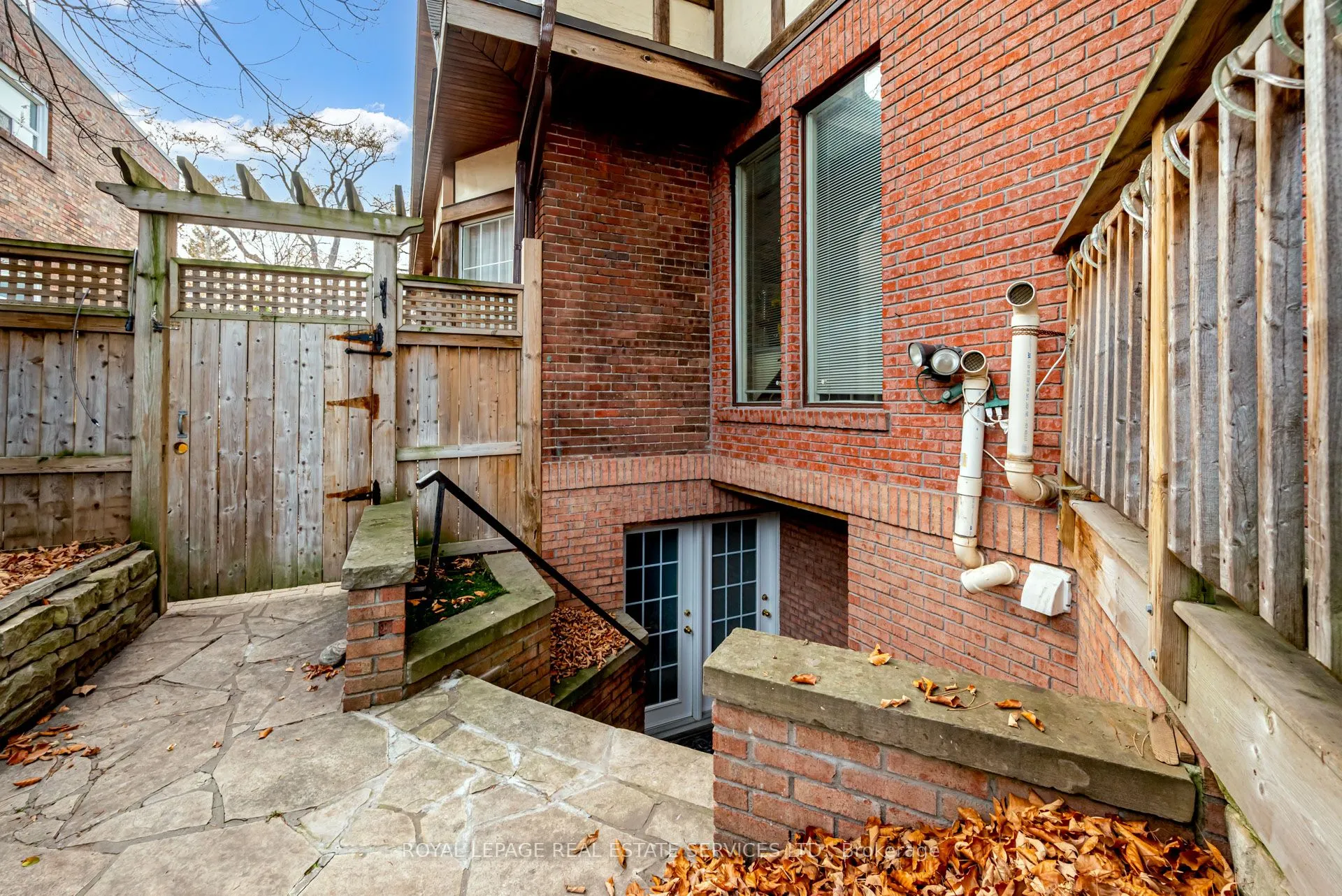 127 Rusholme Road E #LOWER