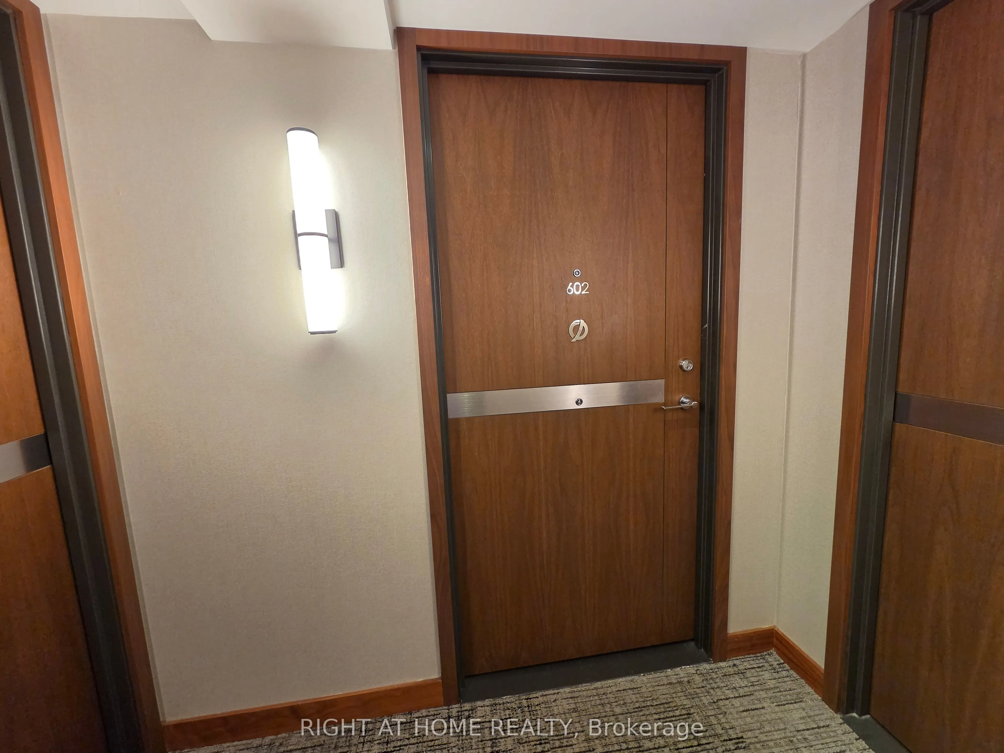17 Bathurst Street #602