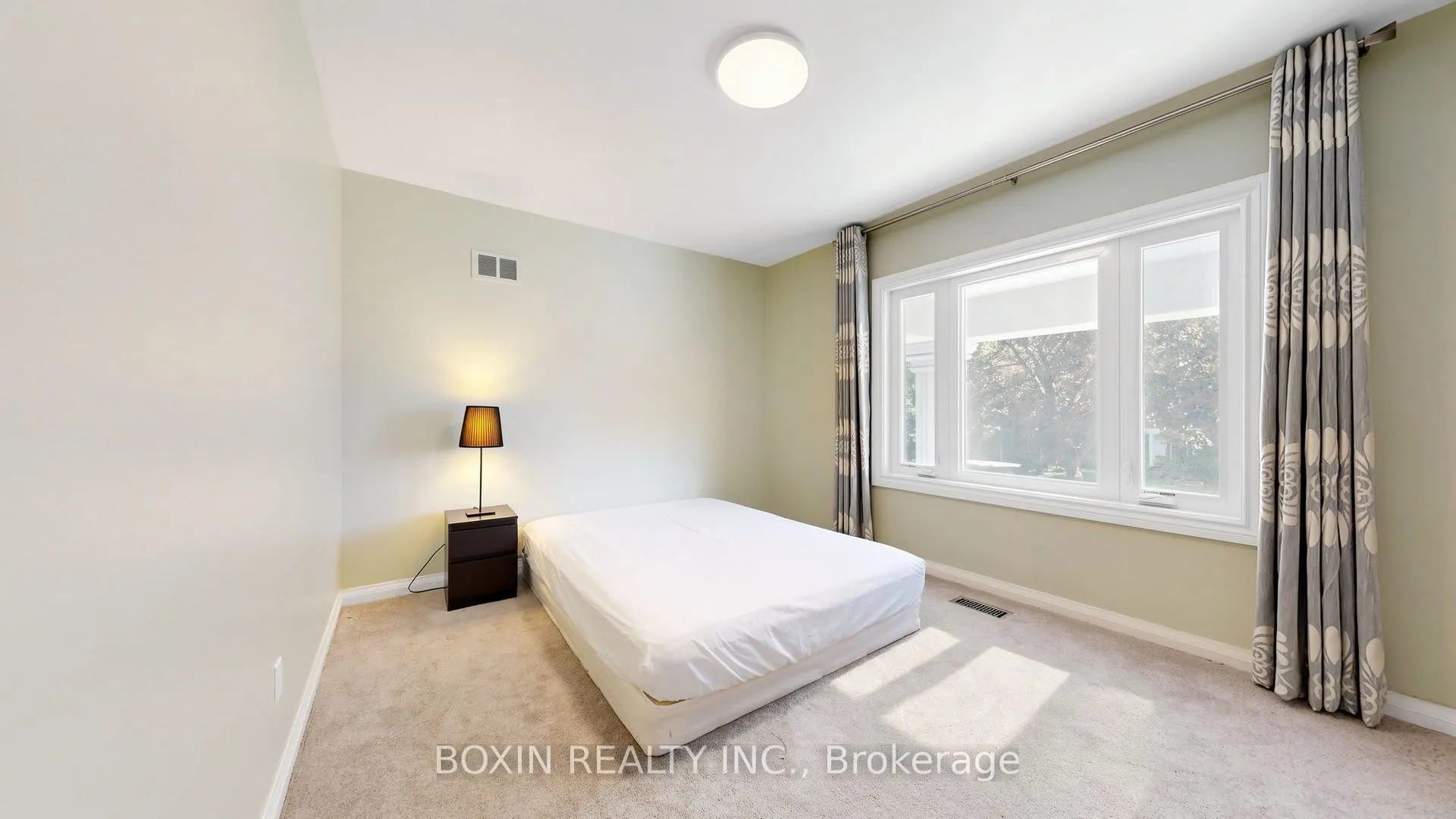 33 Wilket Road