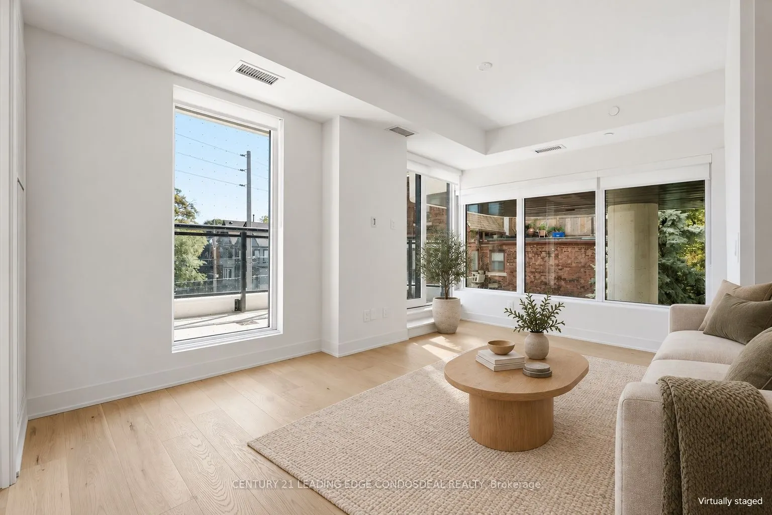 322 Dupont Street #207