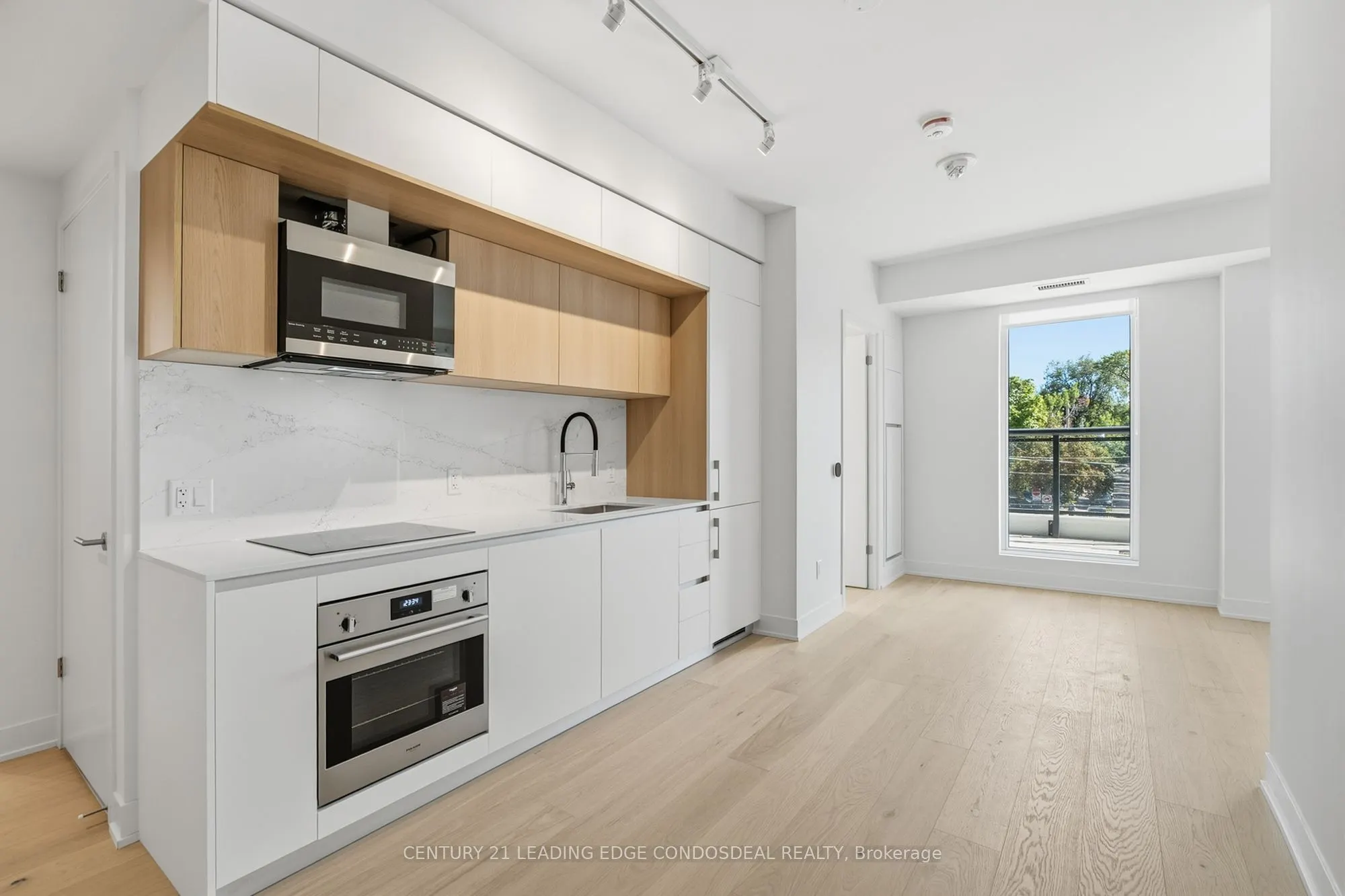 322 Dupont Street #207