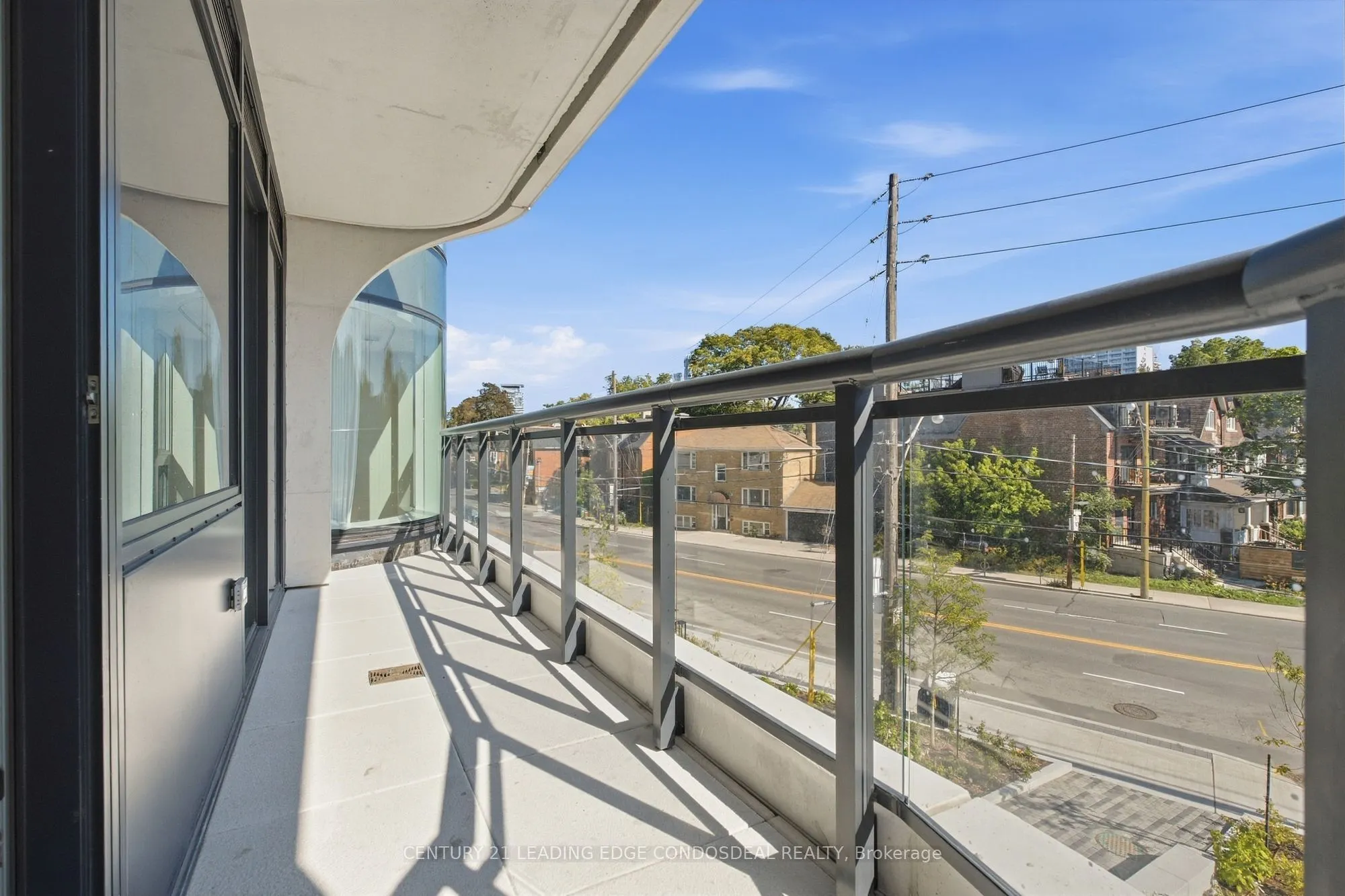 322 Dupont Street #207