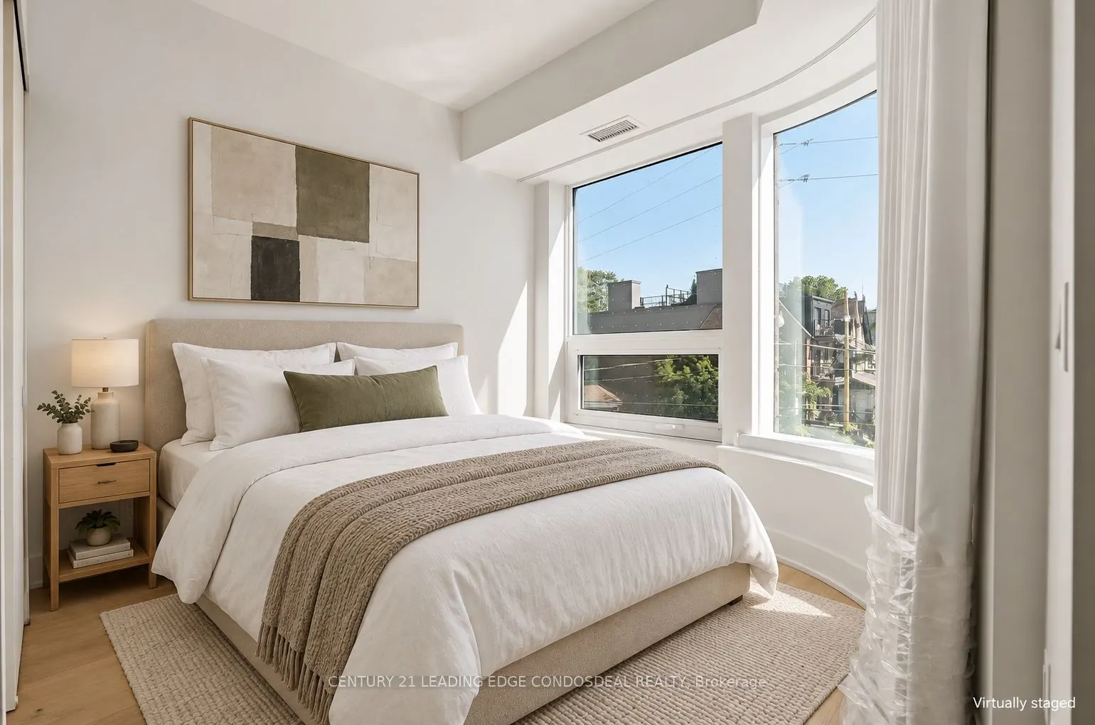322 Dupont Street #207