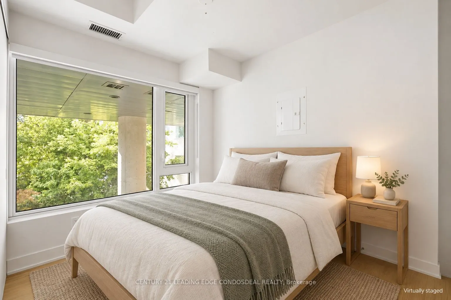 322 Dupont Street #207