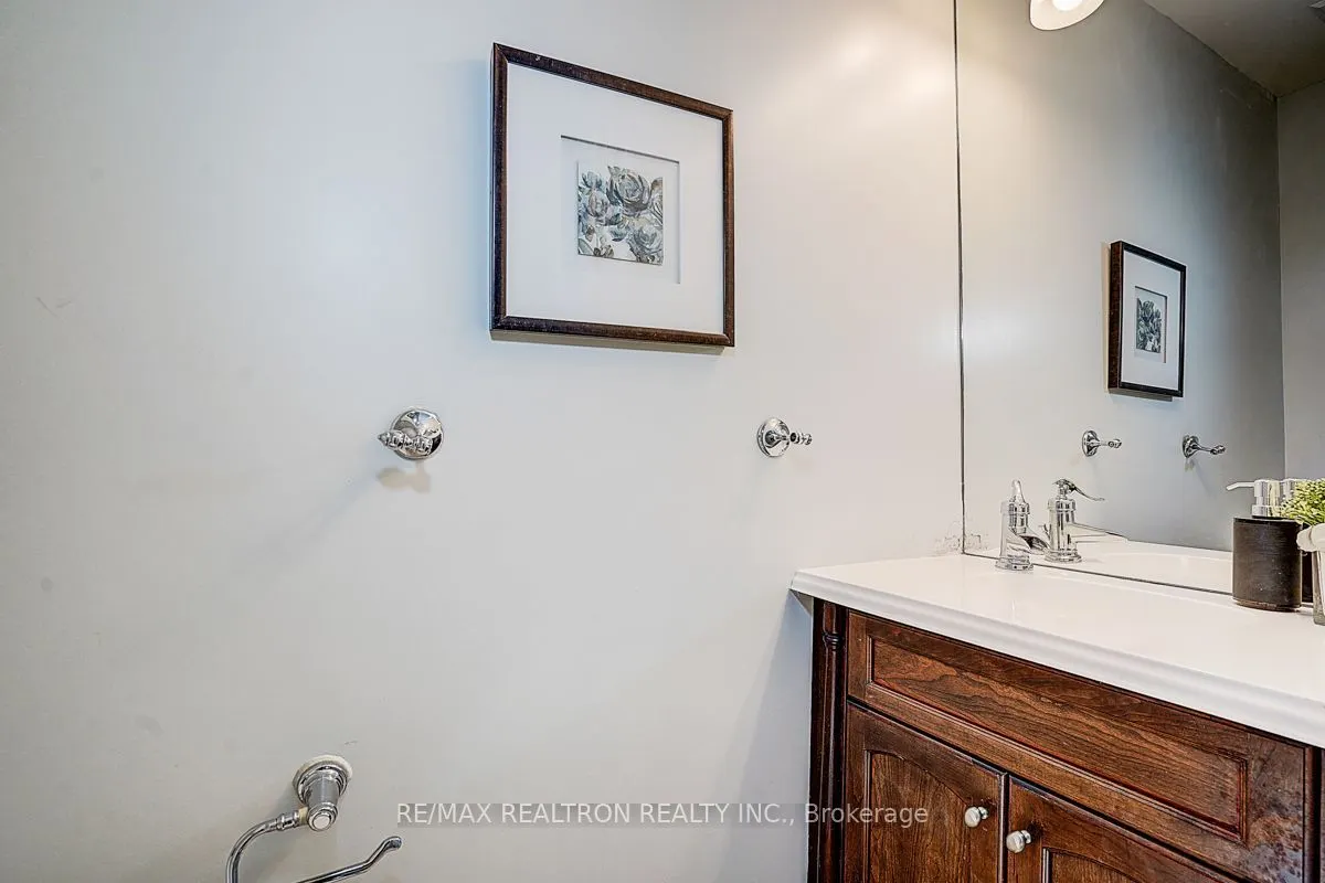 274 Duplex Avenue #9