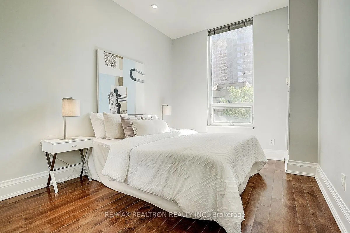 274 Duplex Avenue #9