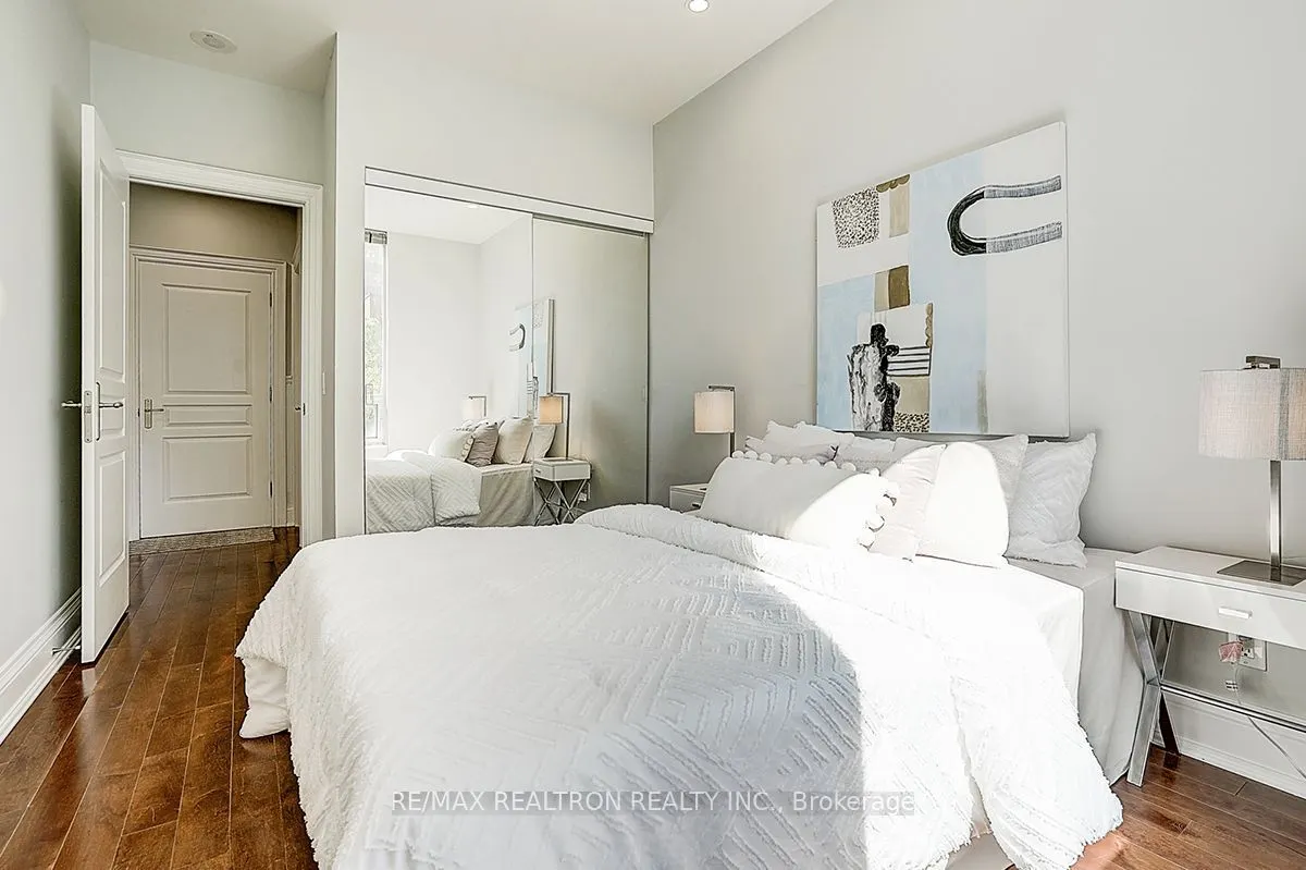274 Duplex Avenue #9