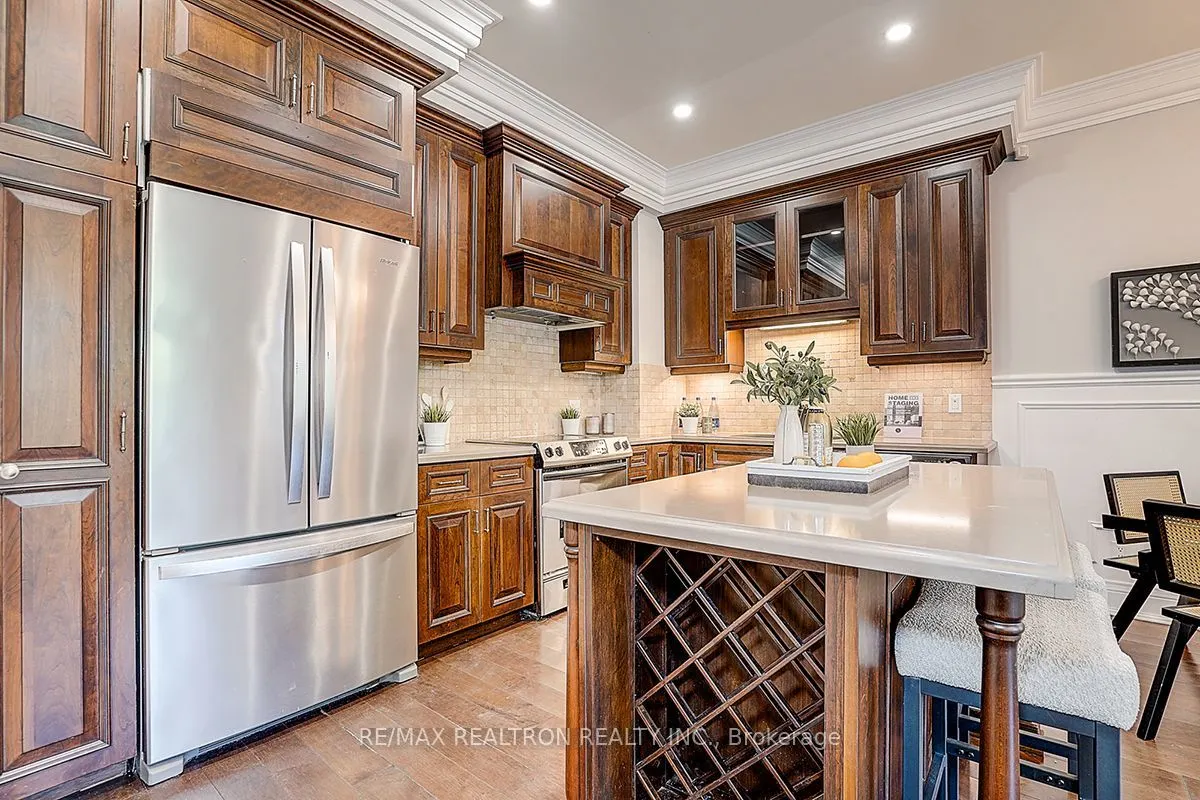 274 Duplex Avenue #9