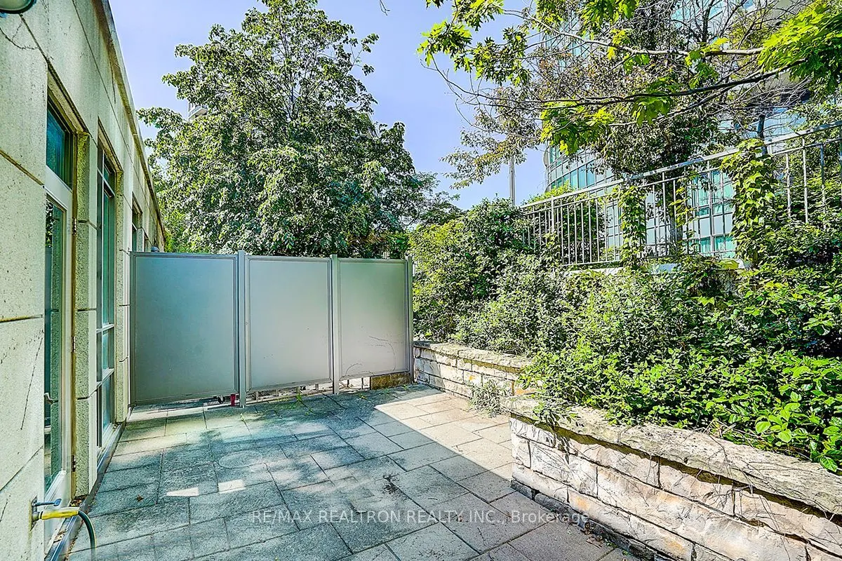 274 Duplex Avenue #9