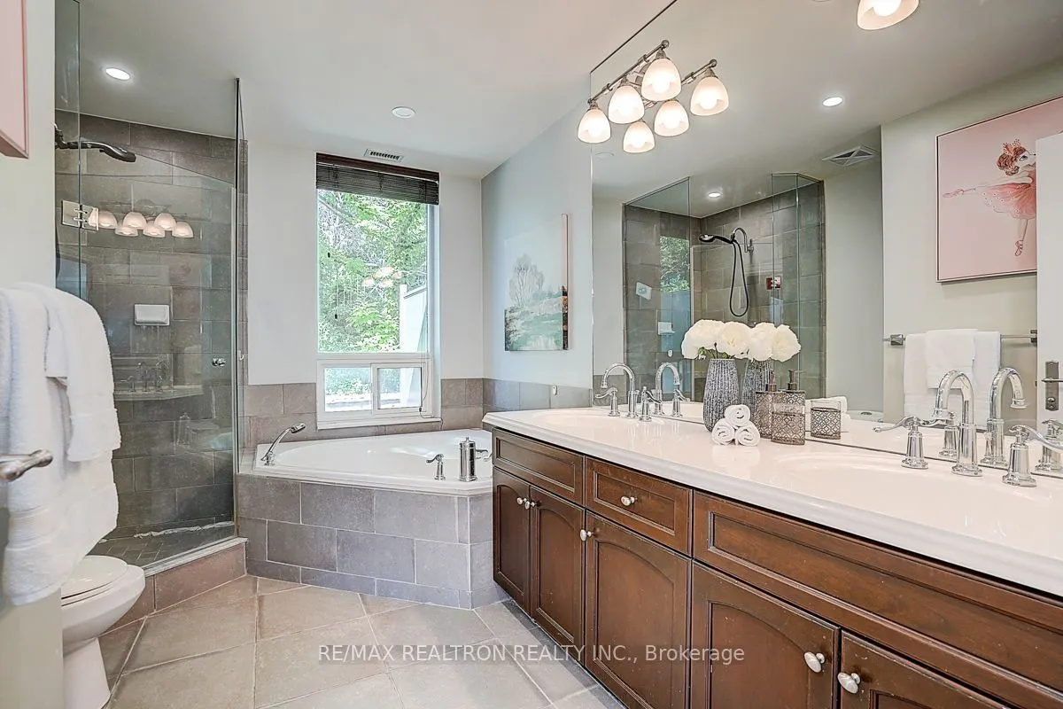 274 Duplex Avenue #9