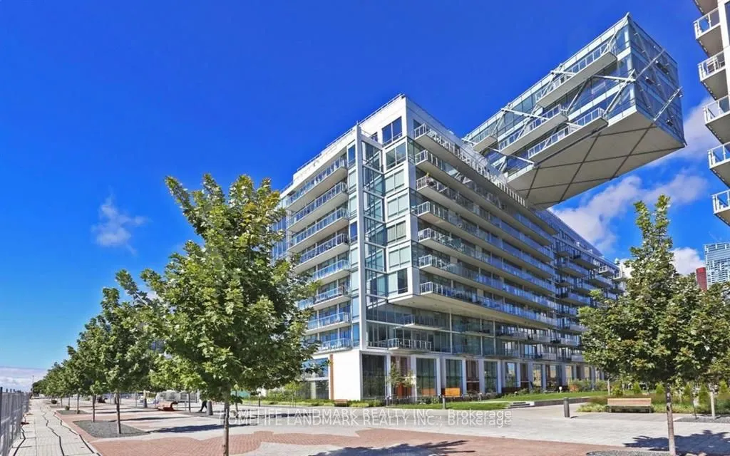39 Queens Quay E #1029