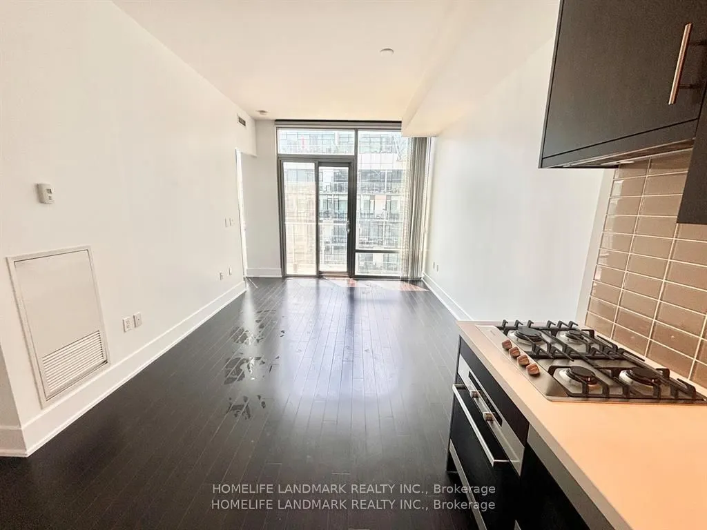 39 Queens Quay E #1029