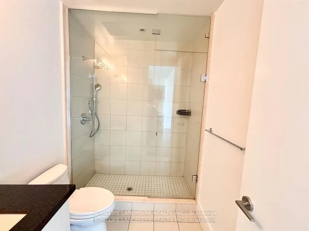 39 Queens Quay E #1029