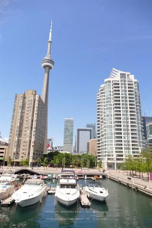 39 Queens Quay E #1029