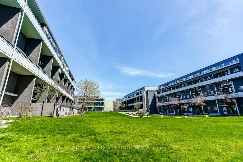 10 Sunny Glenway #1711