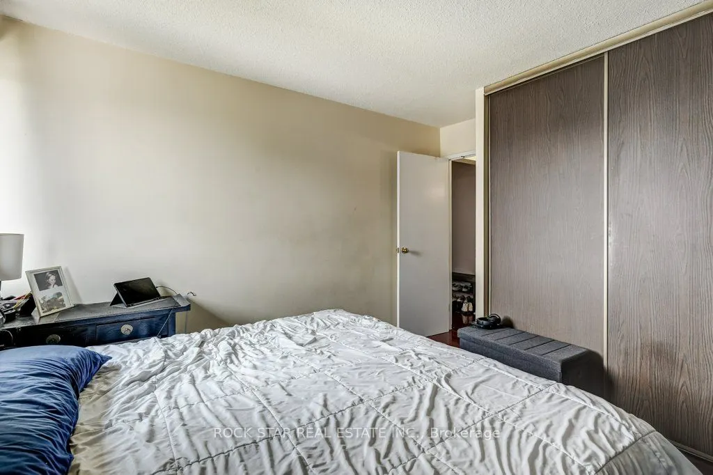 10 Sunny Glenway #1711