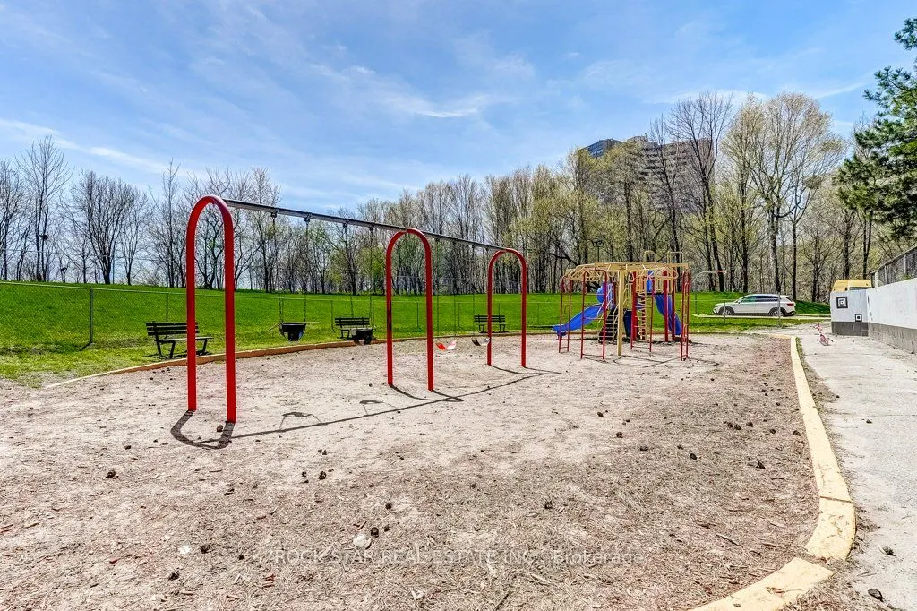 10 Sunny Glenway #1711