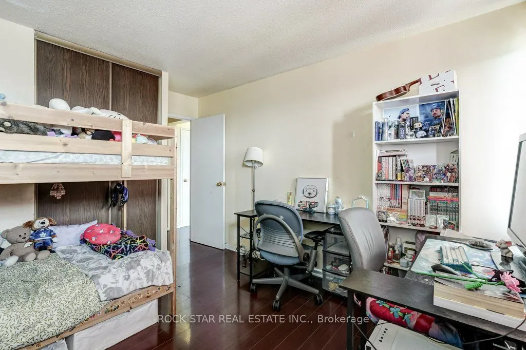 10 Sunny Glenway #1711