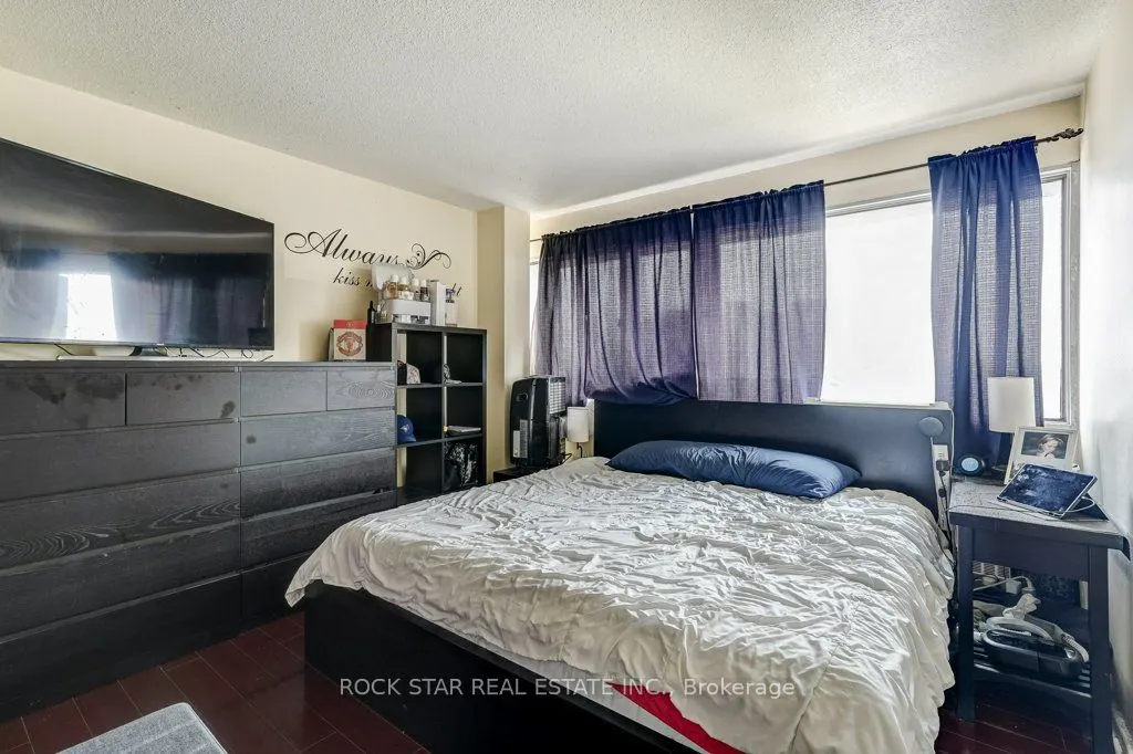 10 Sunny Glenway #1711