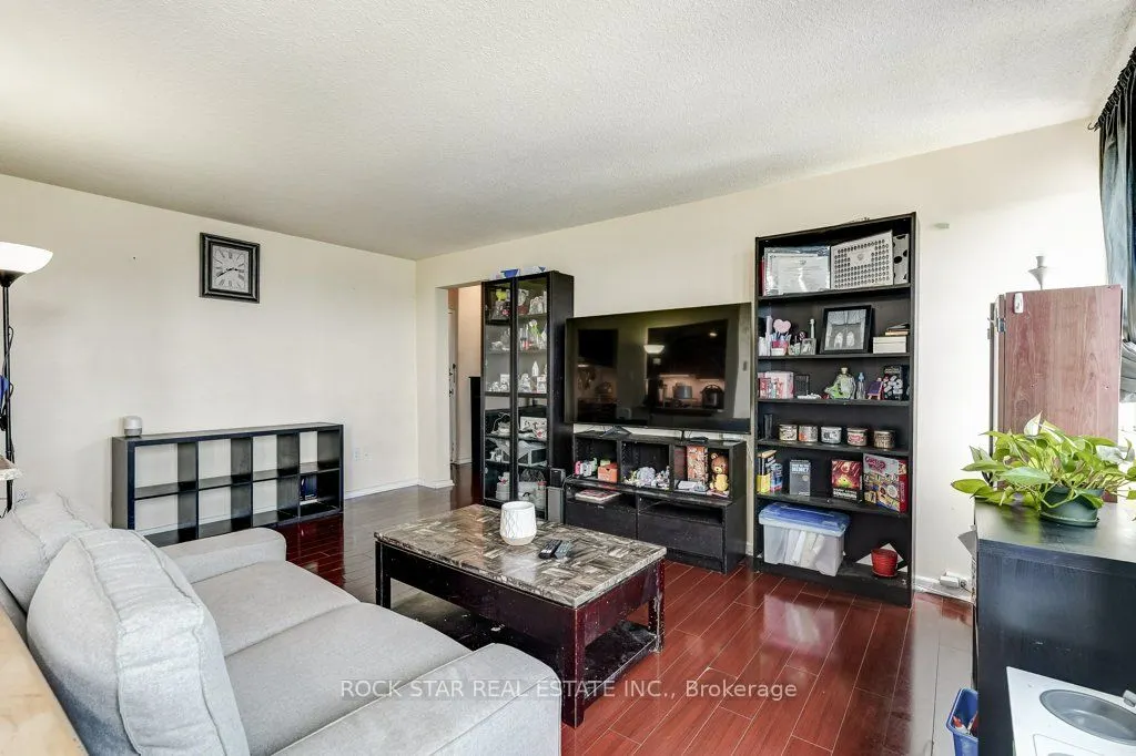 10 Sunny Glenway #1711