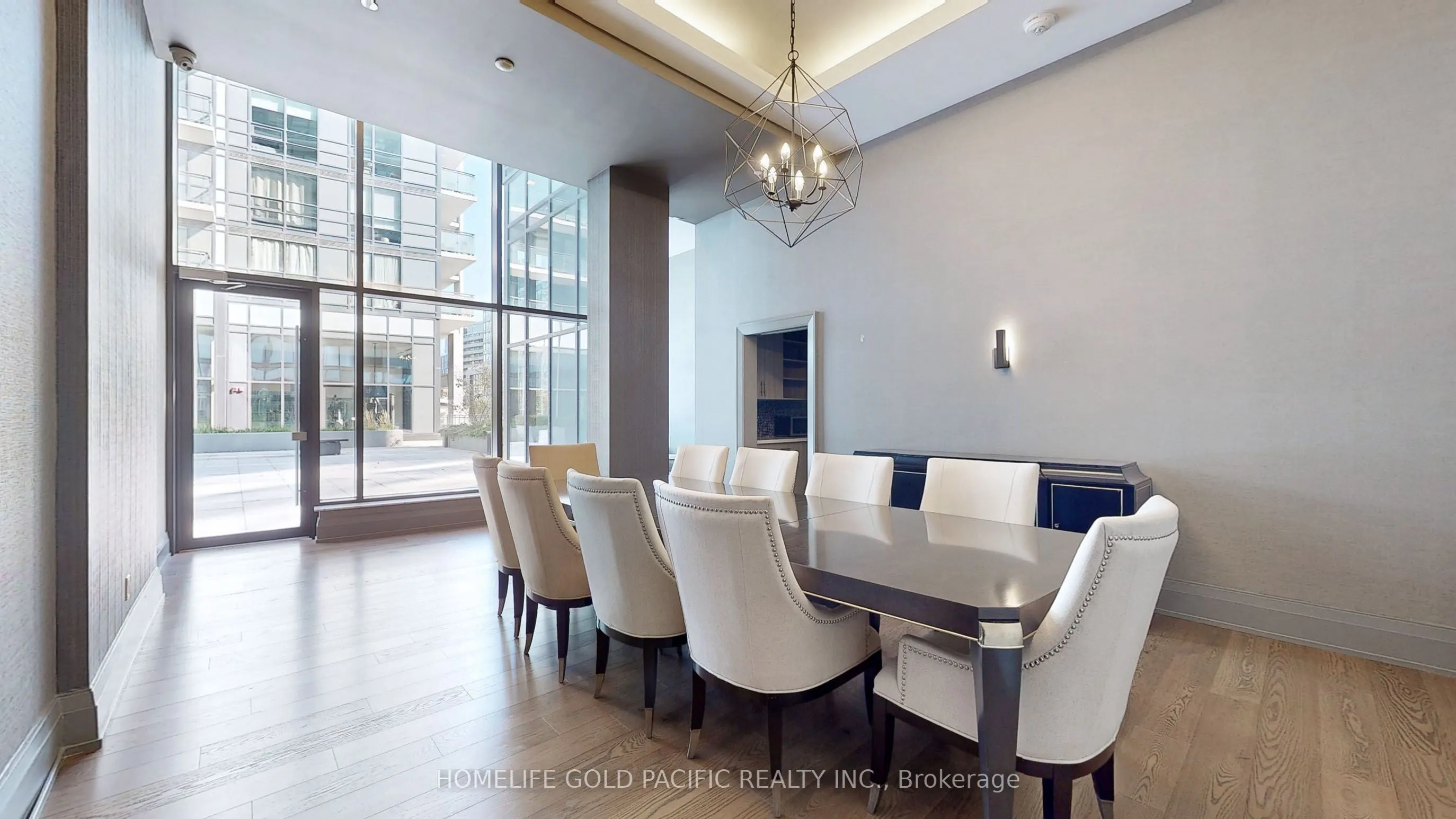 460 Adelaide Street E #1718