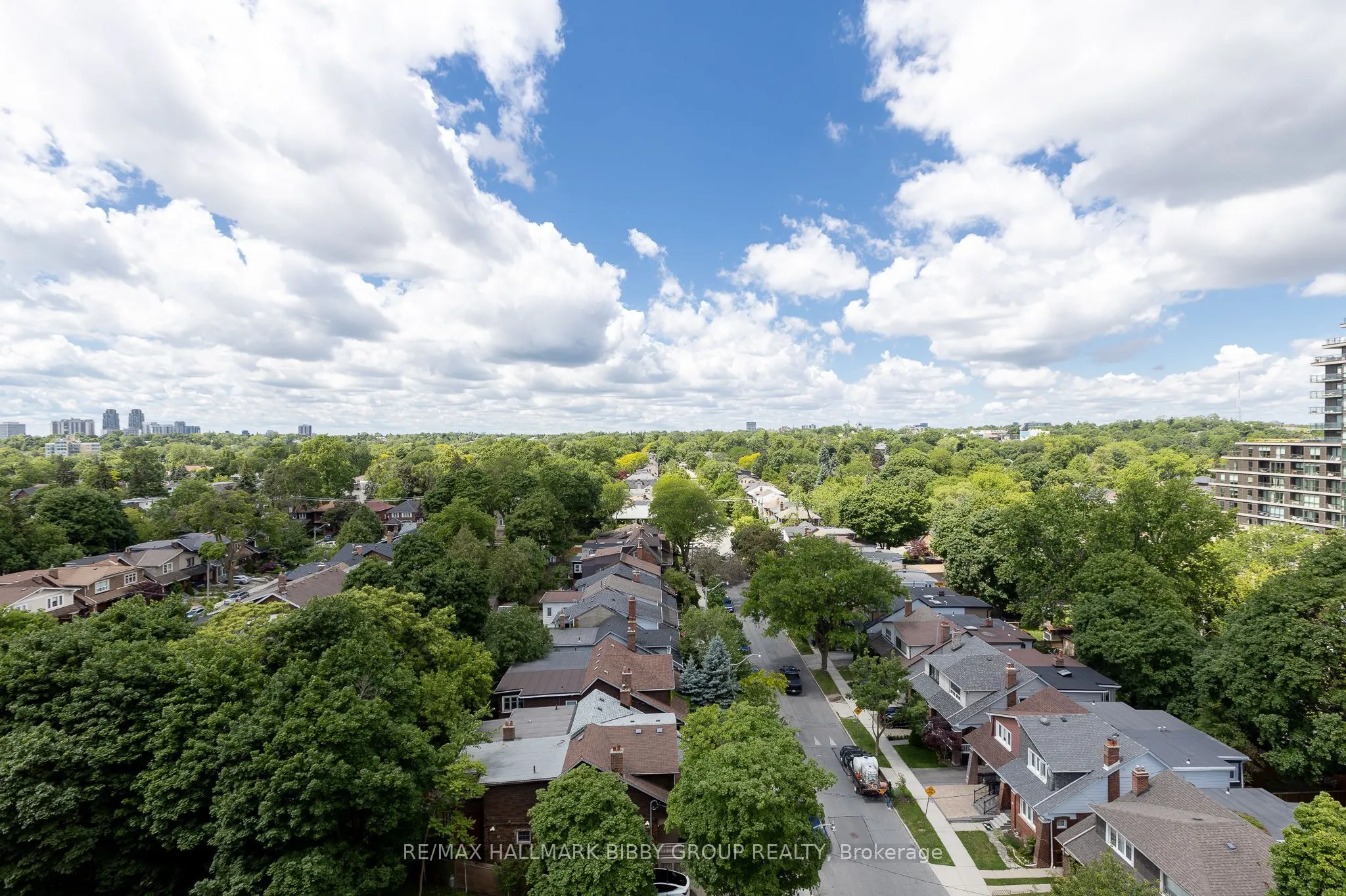 1 Hillsdale Avenue W #902