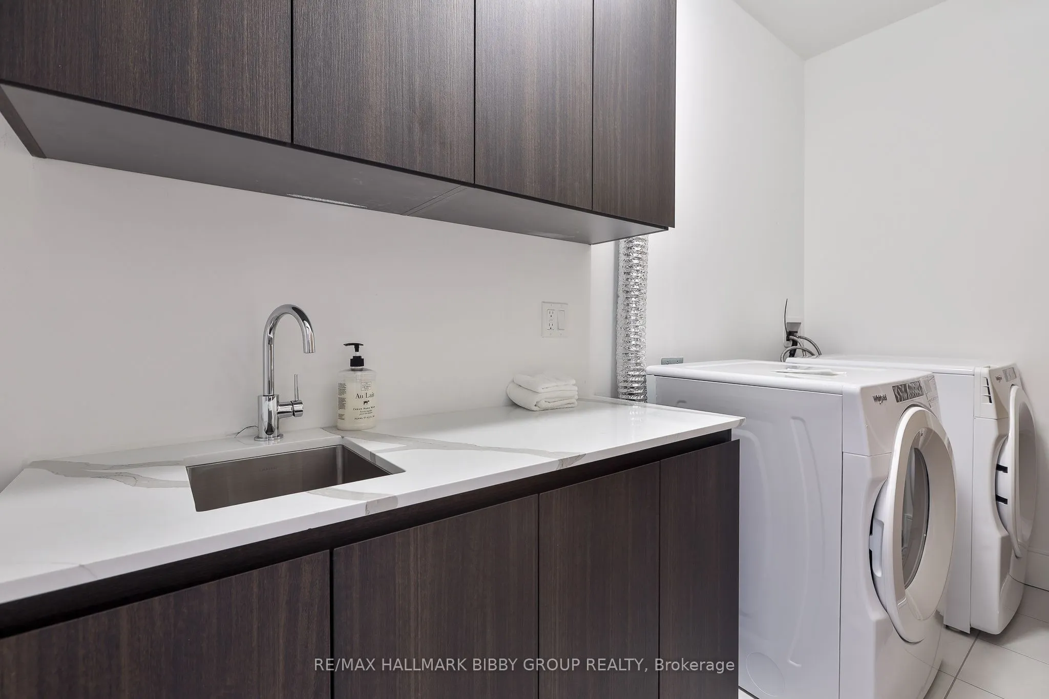 1 Hillsdale Avenue W #902
