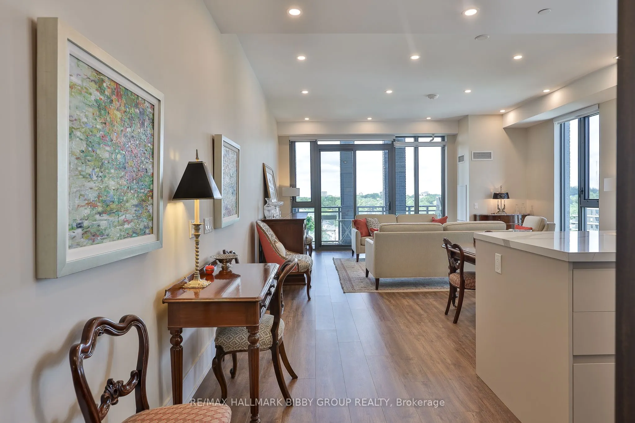 1 Hillsdale Avenue W #902