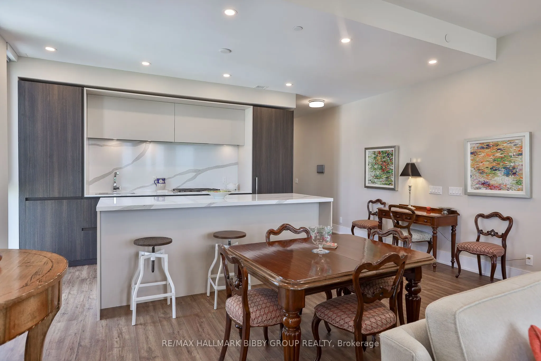 1 Hillsdale Avenue W #902