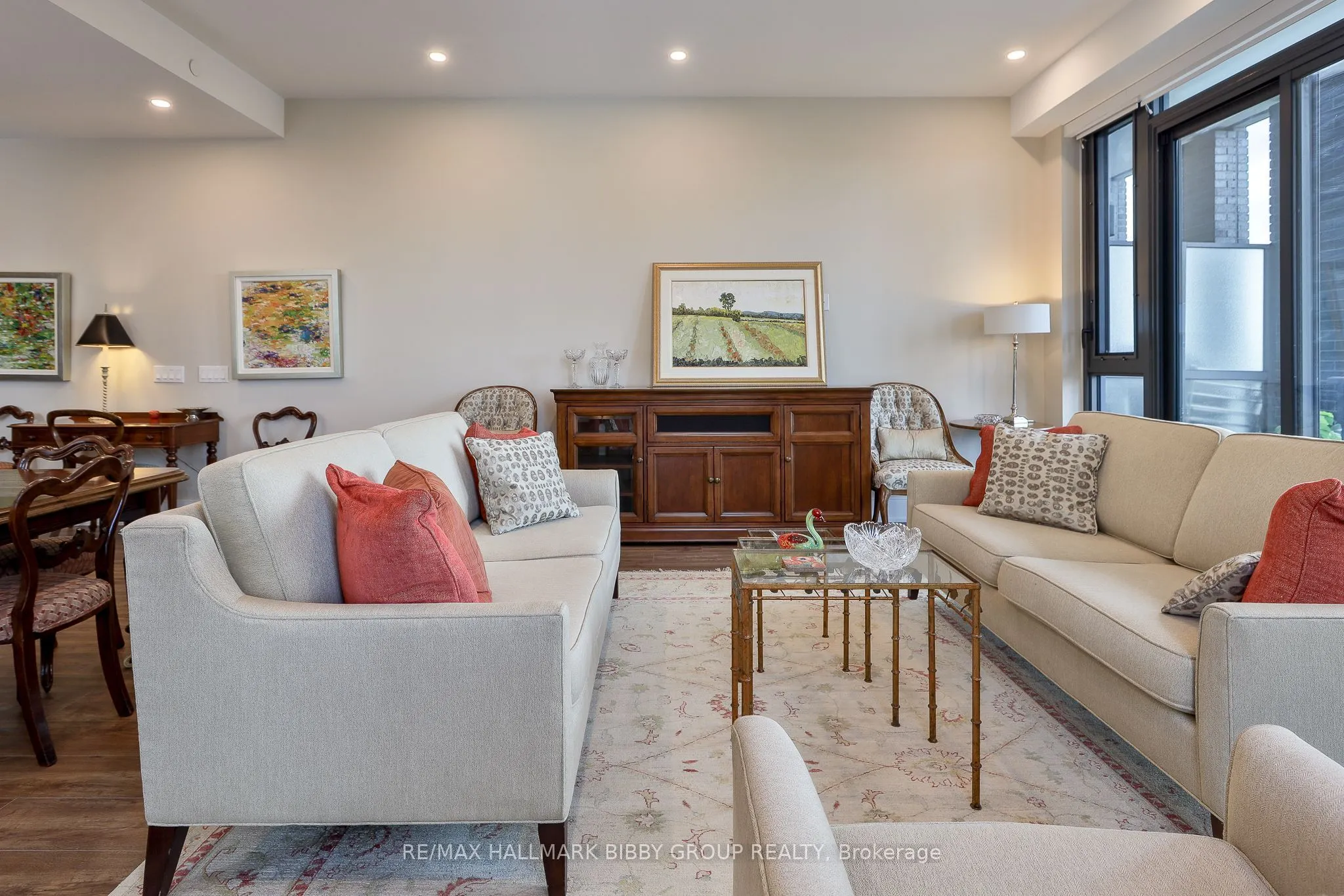 1 Hillsdale Avenue W #902
