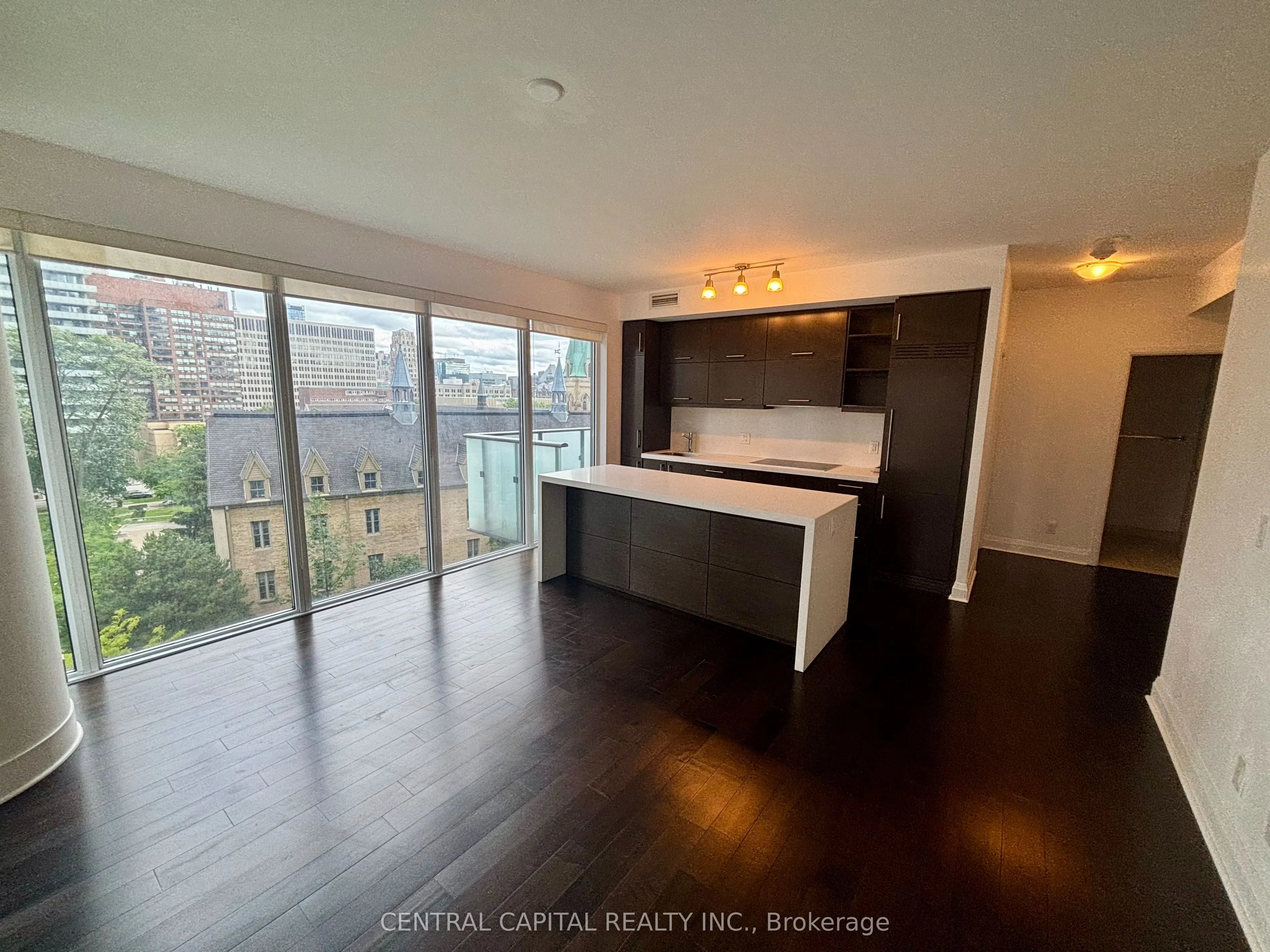 1080 Bay Street #502