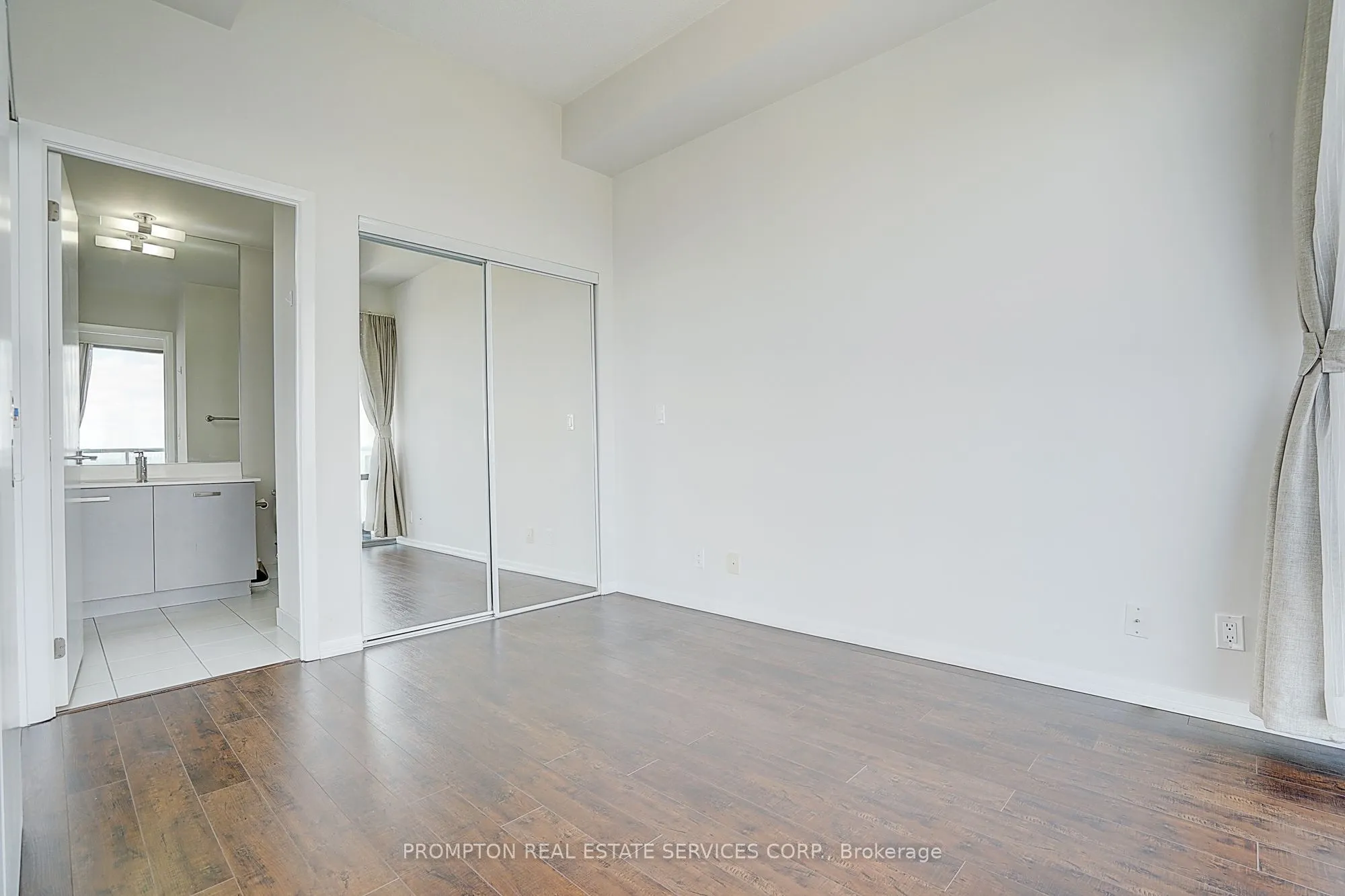832 Bay Street #4903