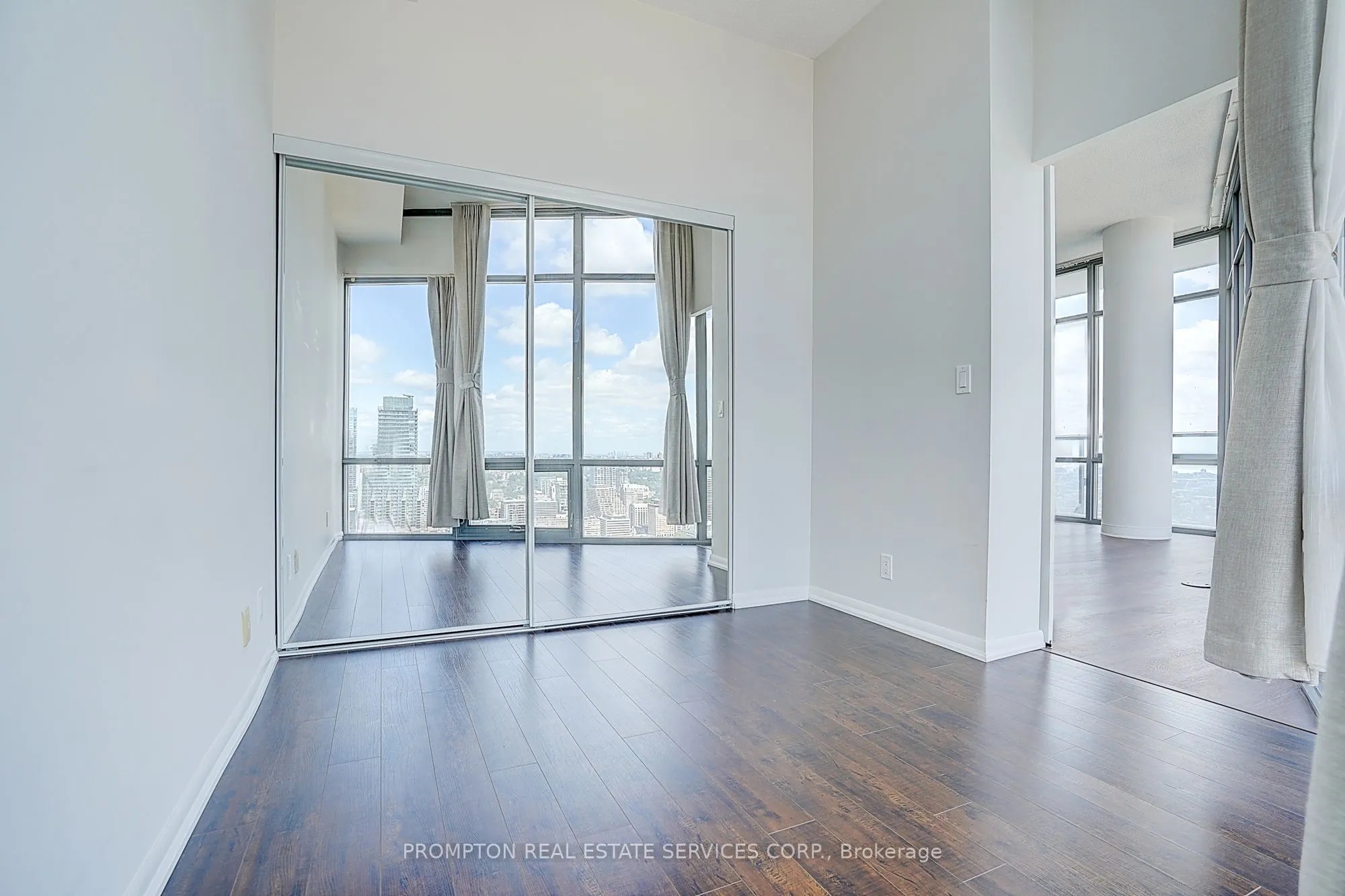 832 Bay Street #4903