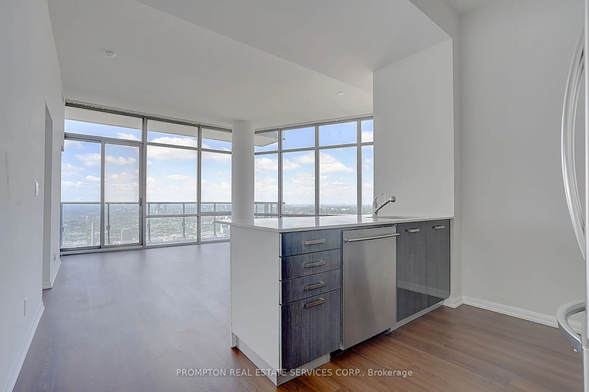 832 Bay Street #4903