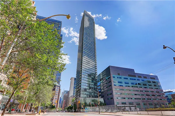 832 Bay Street #4903