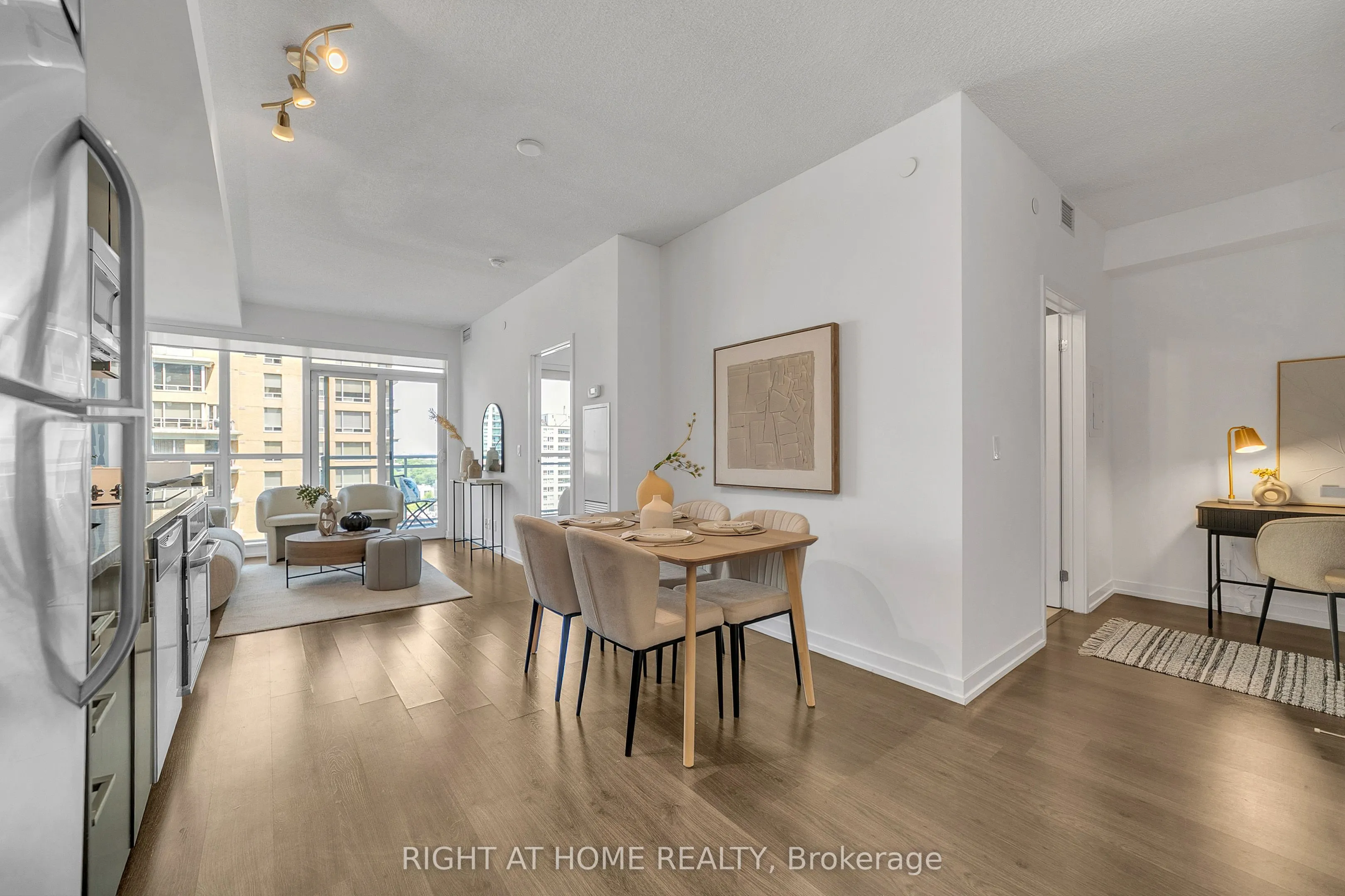 98 Lillian Street ## 916