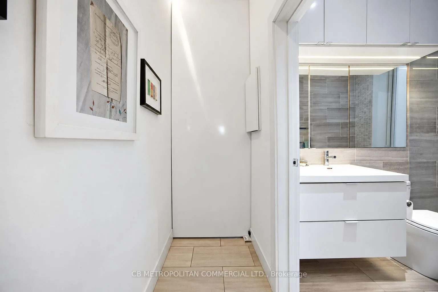 1024 Queen Street W