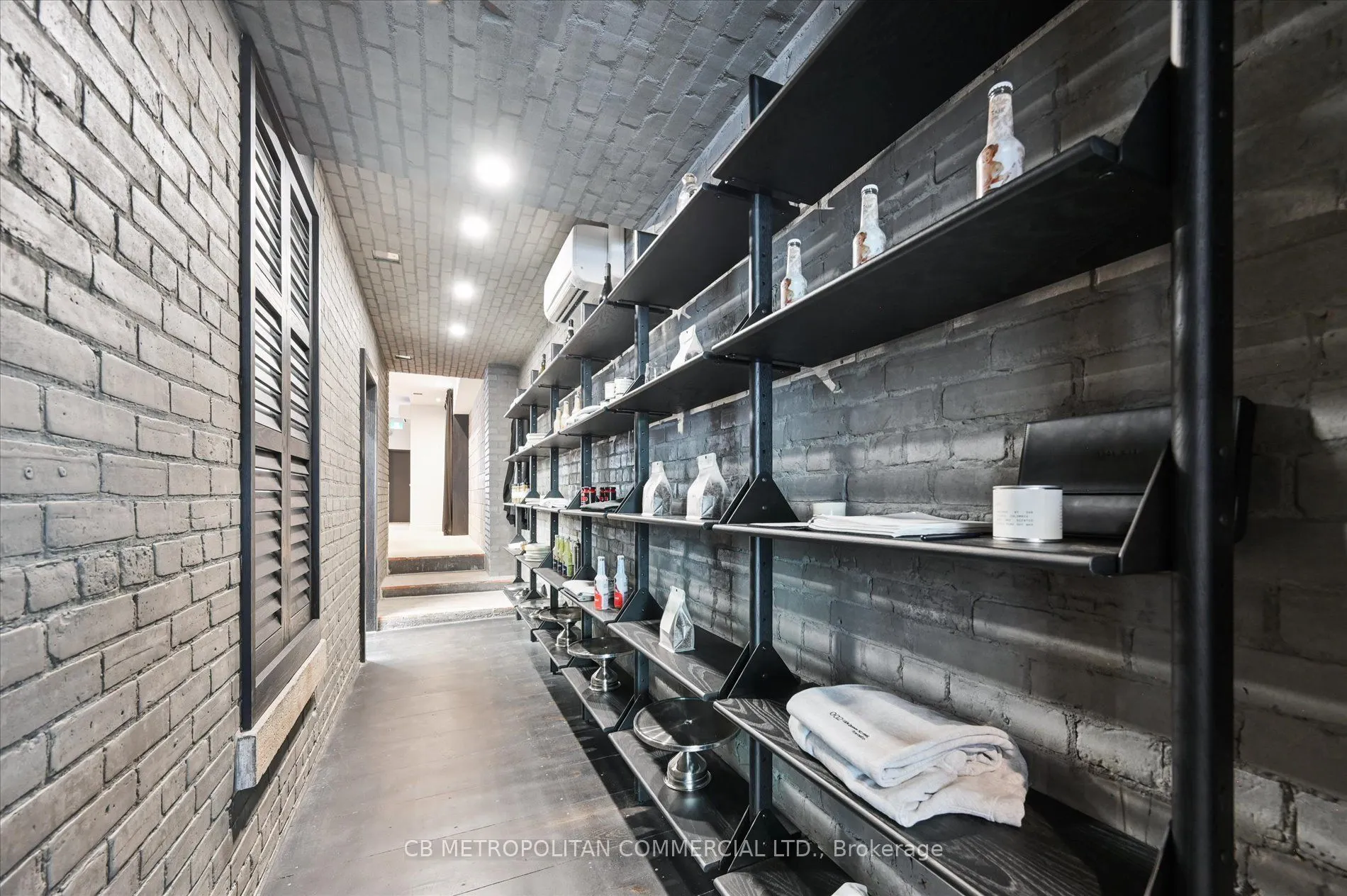 1024 Queen Street W