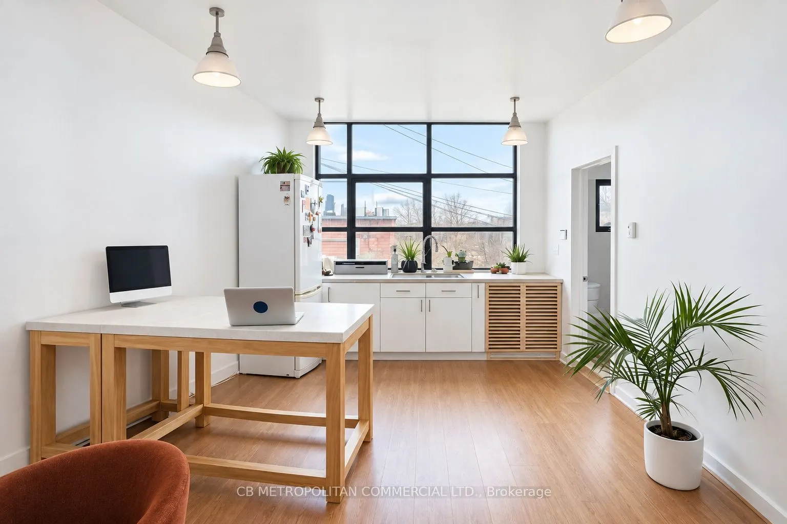 1024 Queen Street W