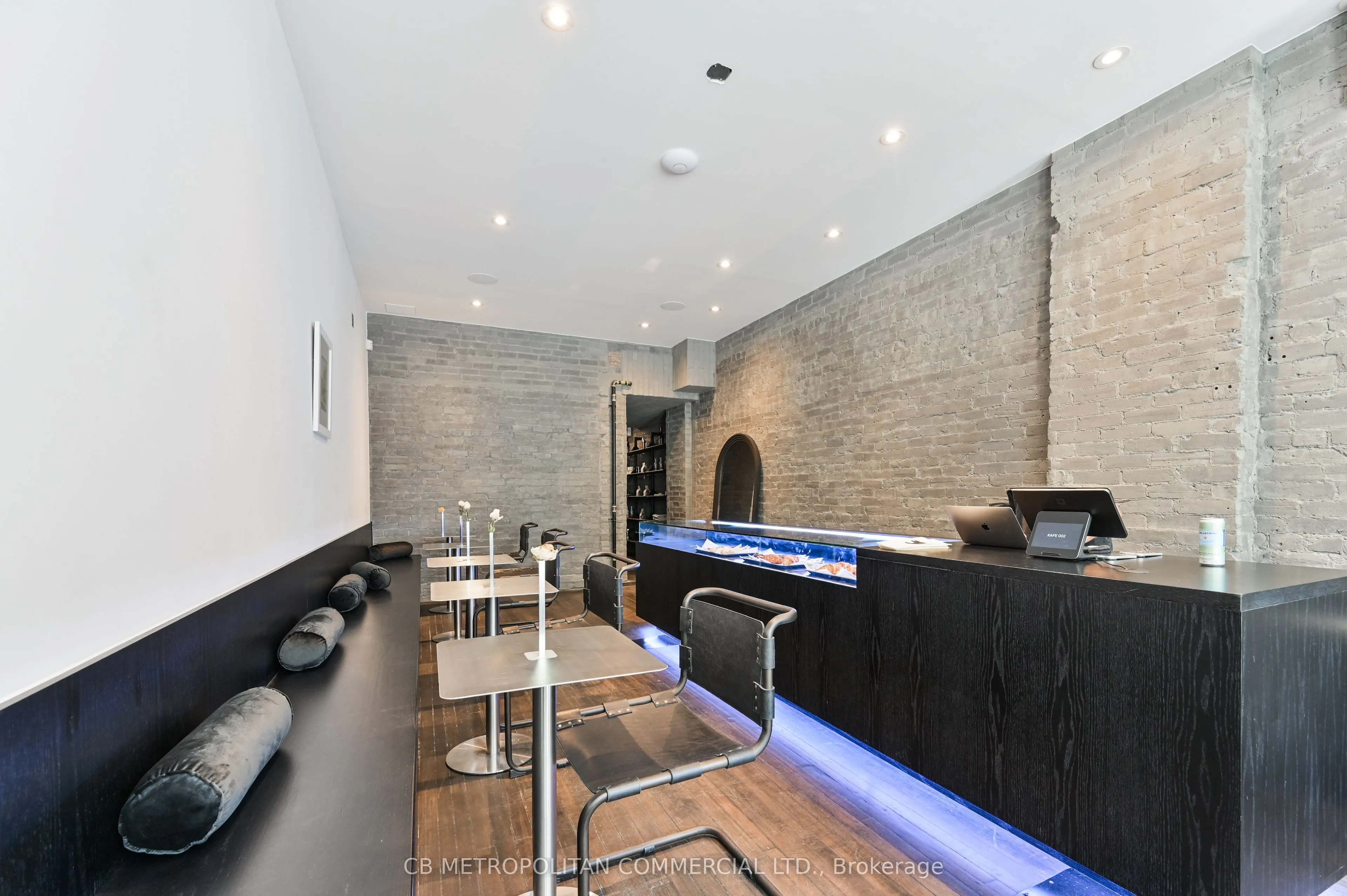 1024 Queen Street W