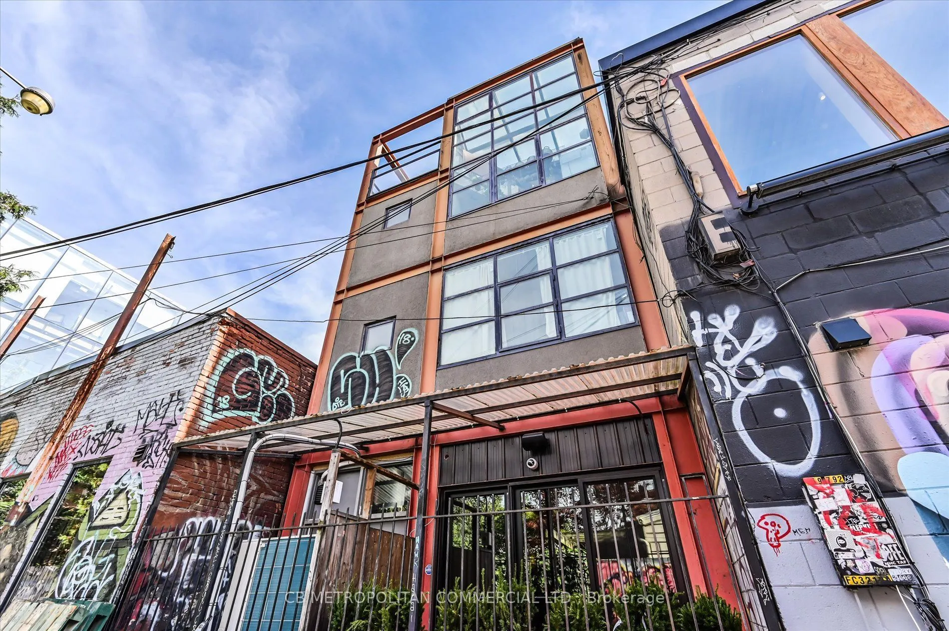 1024 Queen Street W
