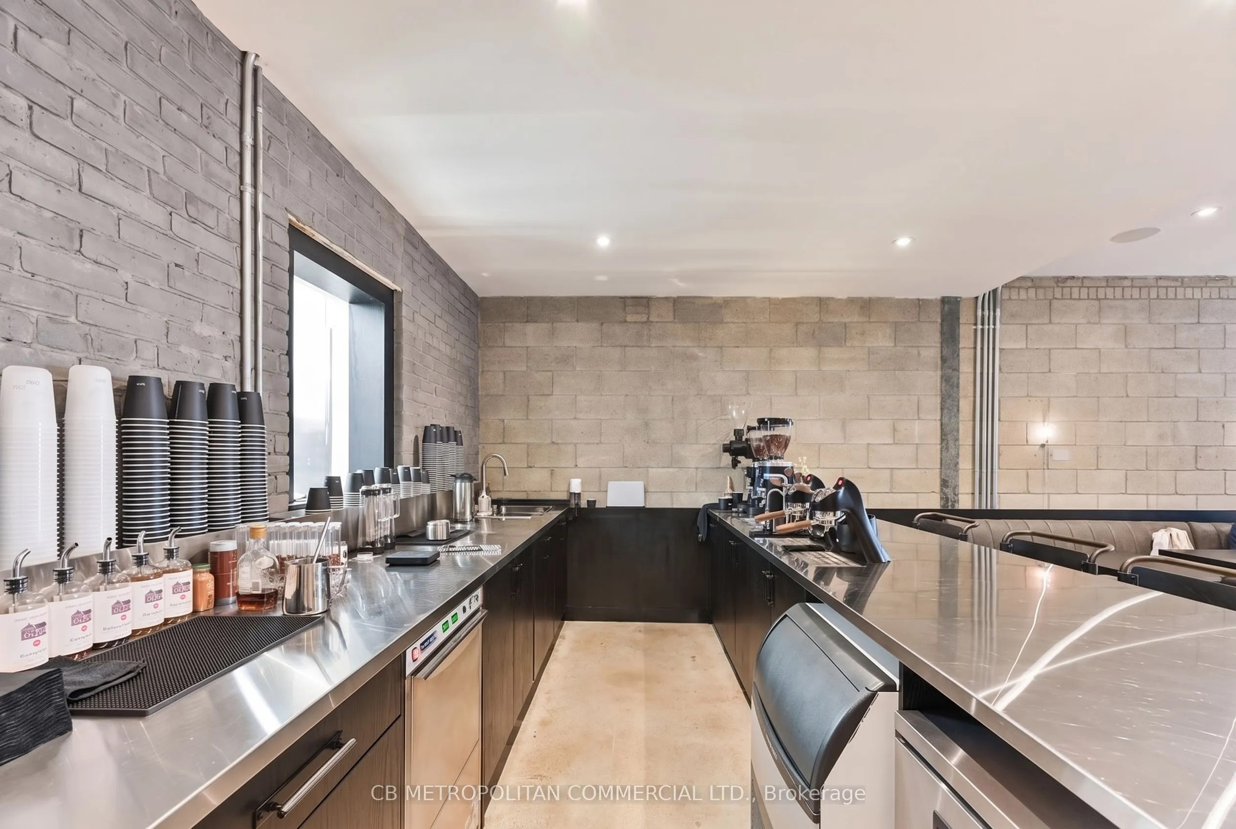 1024 Queen Street W